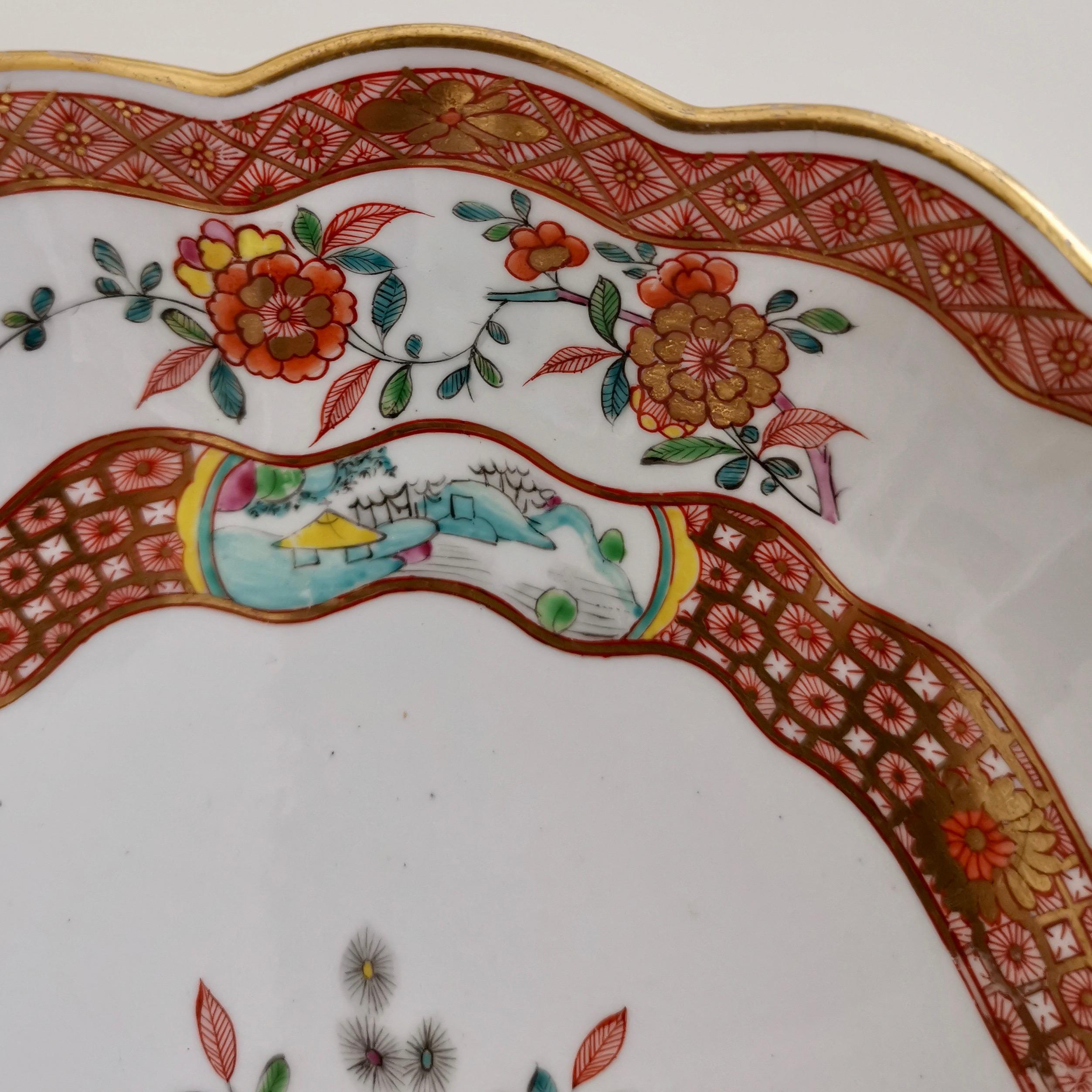 Early 19th Century Spode Felspar Porcelain Shell Dish, Chinoiserie Famille Rose Fishermen
