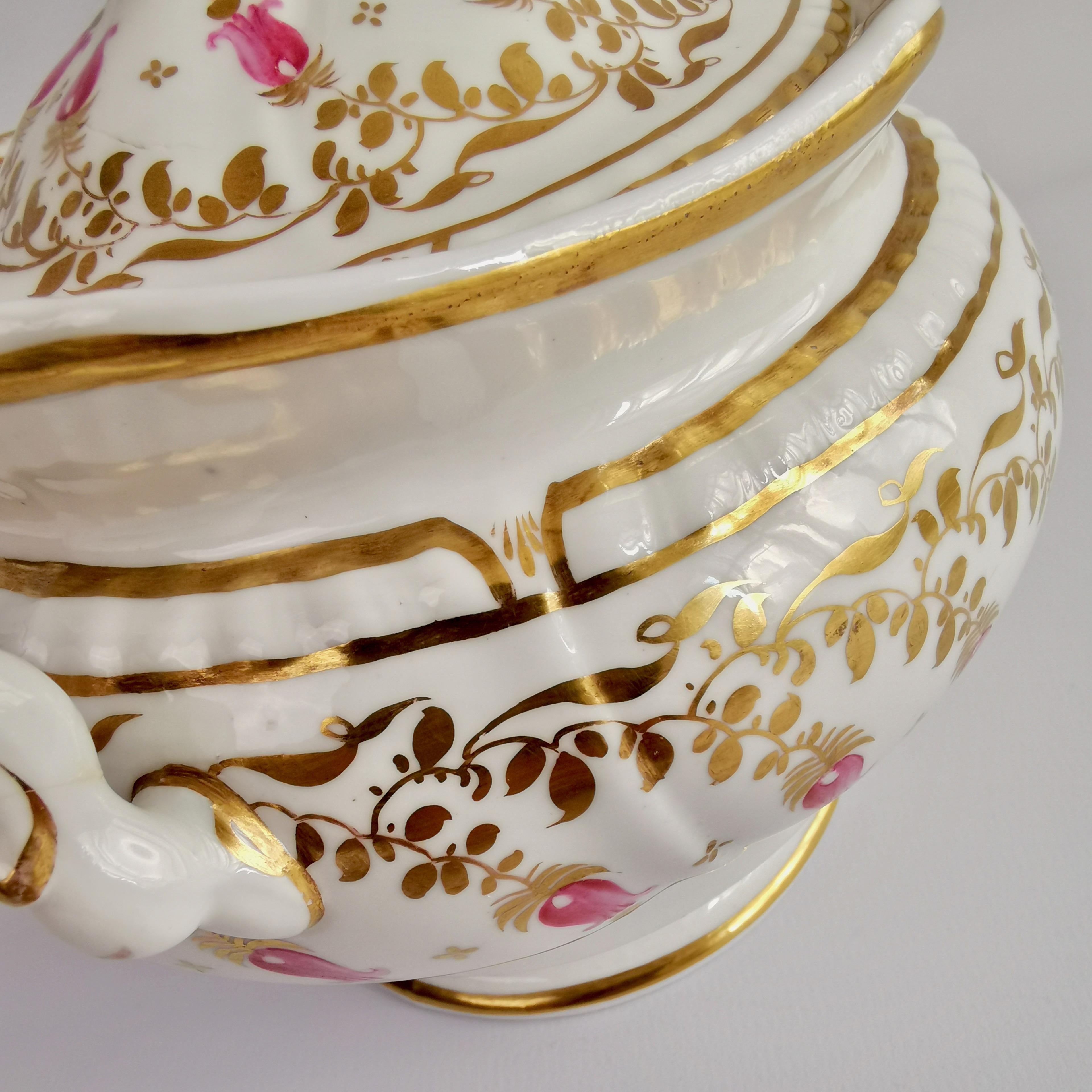 Spode Felspar Porcelain Sucrier, White, Gilt and Pink Harebells, circa 1828 1