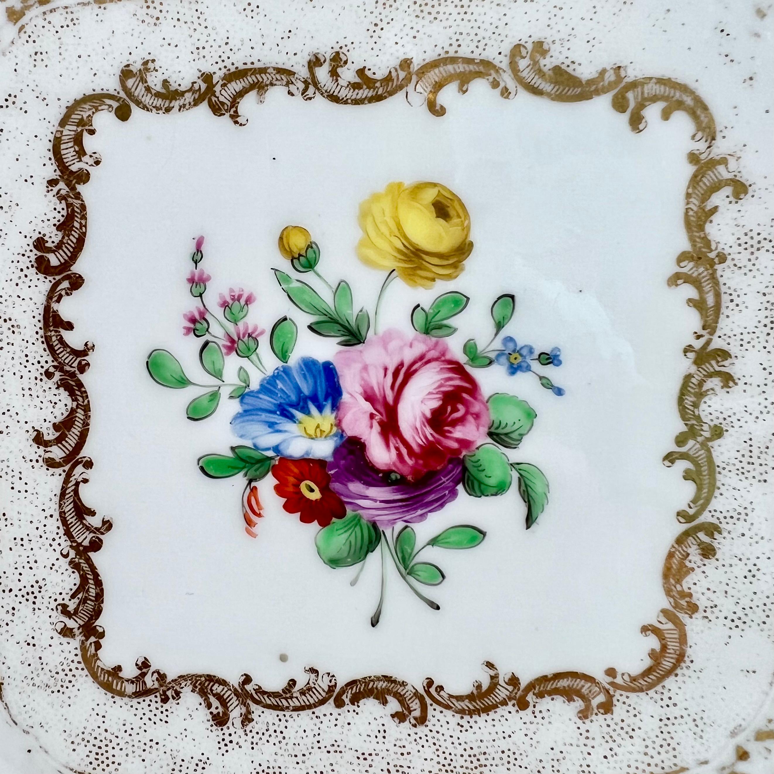 Peint à la main Assiette à dessert carrée Spode Felspar, dorée et à fleurs, Régence 1824 en vente