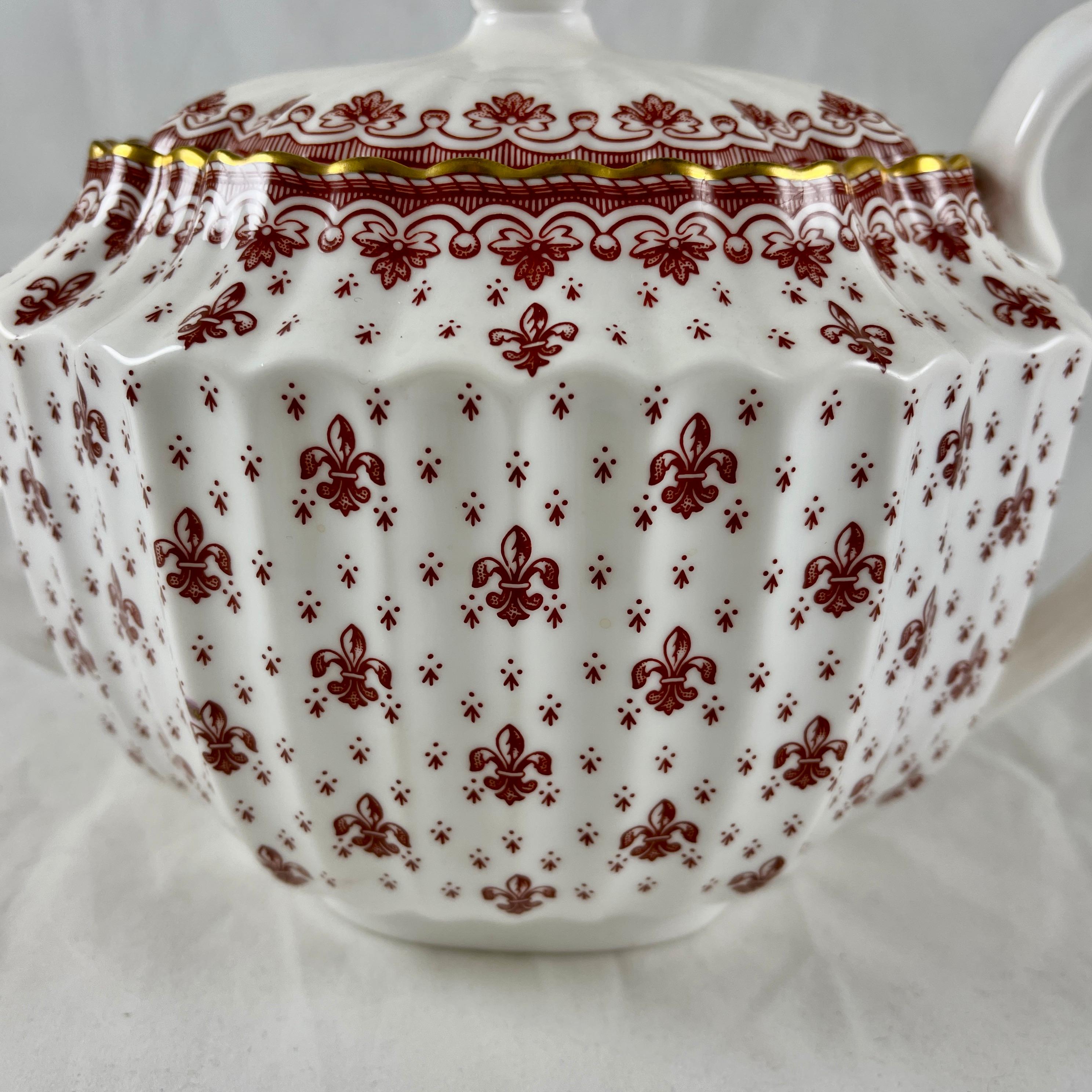 English Spode Fleur de Lys Red & Gold Bone China Fluted Chelsea Tea Pot For Sale