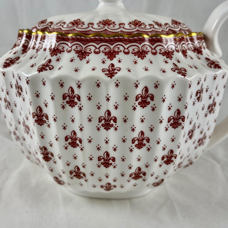 Spode Fleur de Lys Red and Gold Bone China Fluted Chelsea Tea Pot For ...