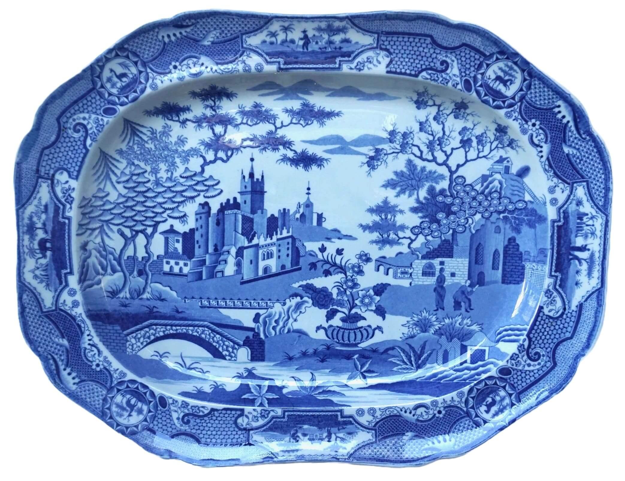 Grand plat bleu et blanc en Staffordshire de Spode 'Gothic Castles', vers 1815 en vente 6