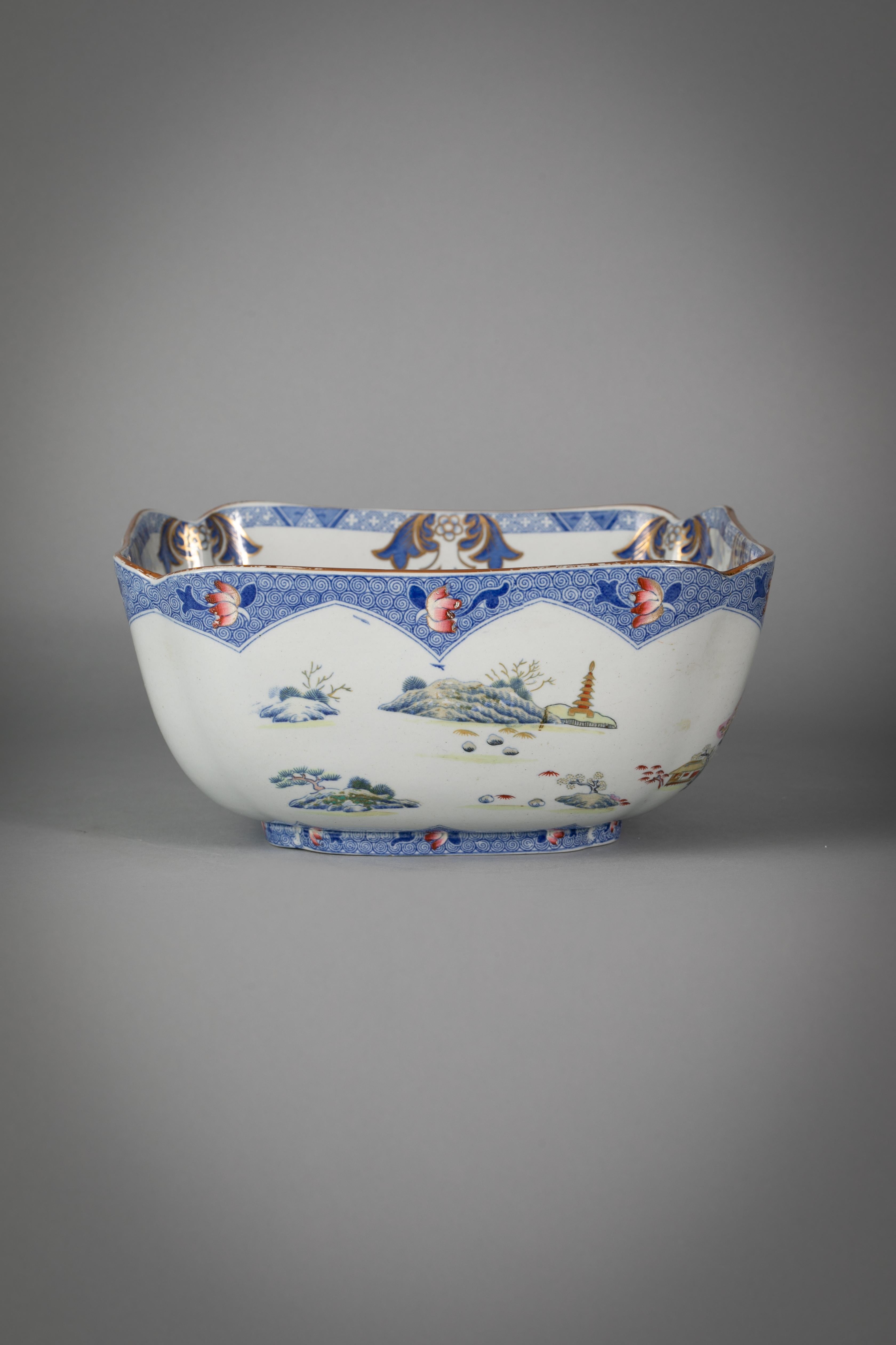 English Spode Ironstone Crested Part Dinner Service, circa 1815