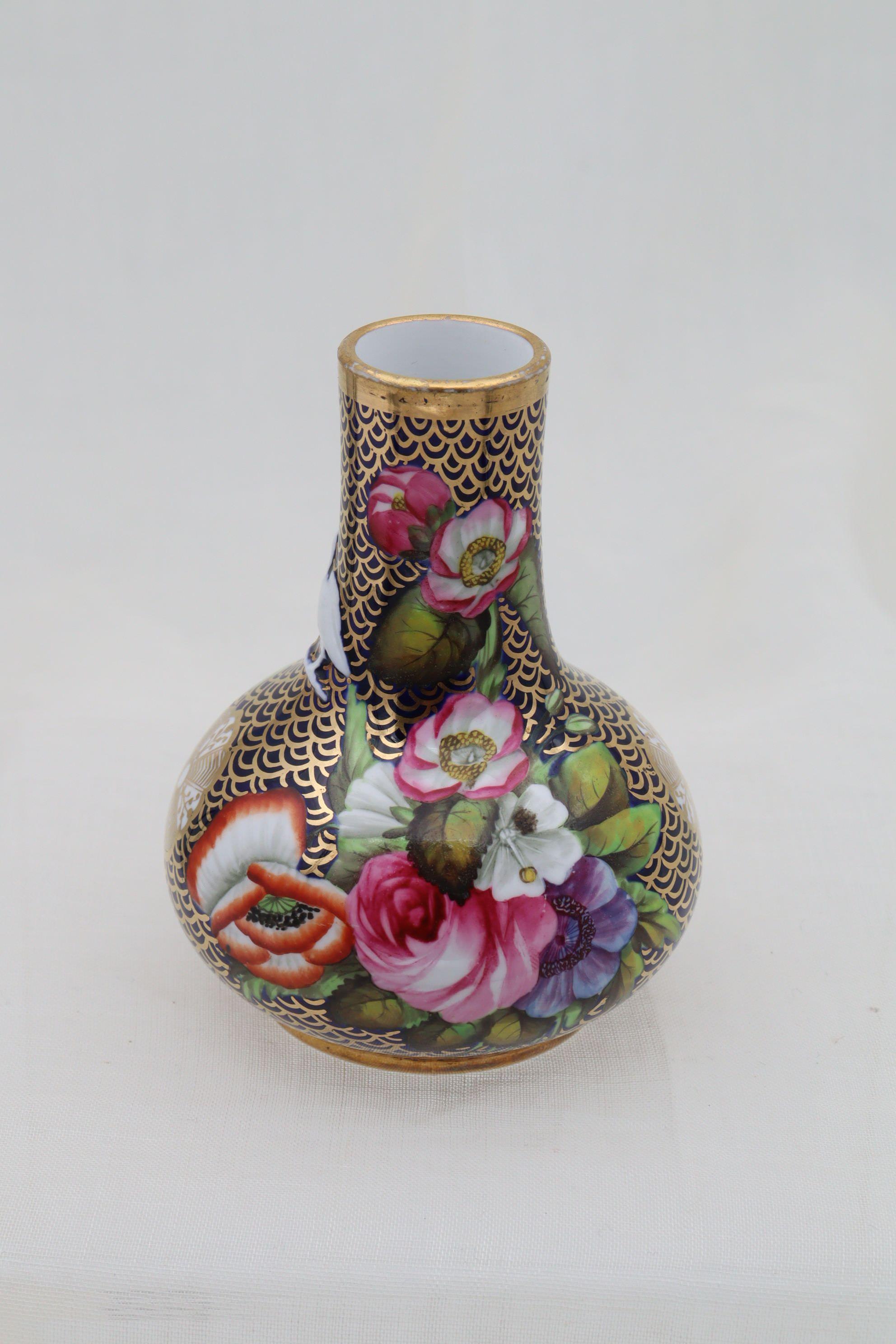 Regency Spode Lizard Bottle decorated with pattern 1166 For Sale