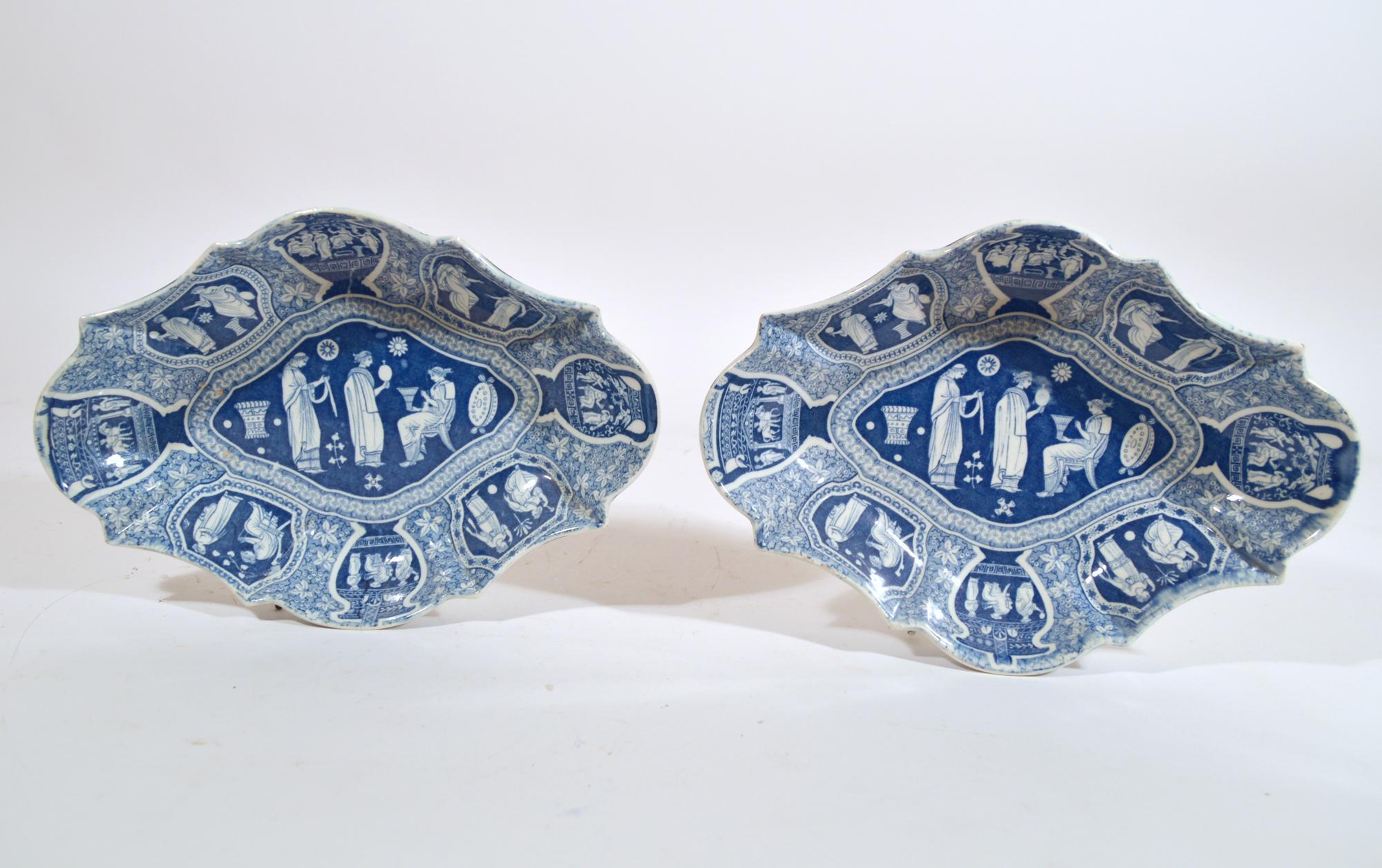 Platos de postre ovalados azules con motivos griegos neoclásicos Spode,
