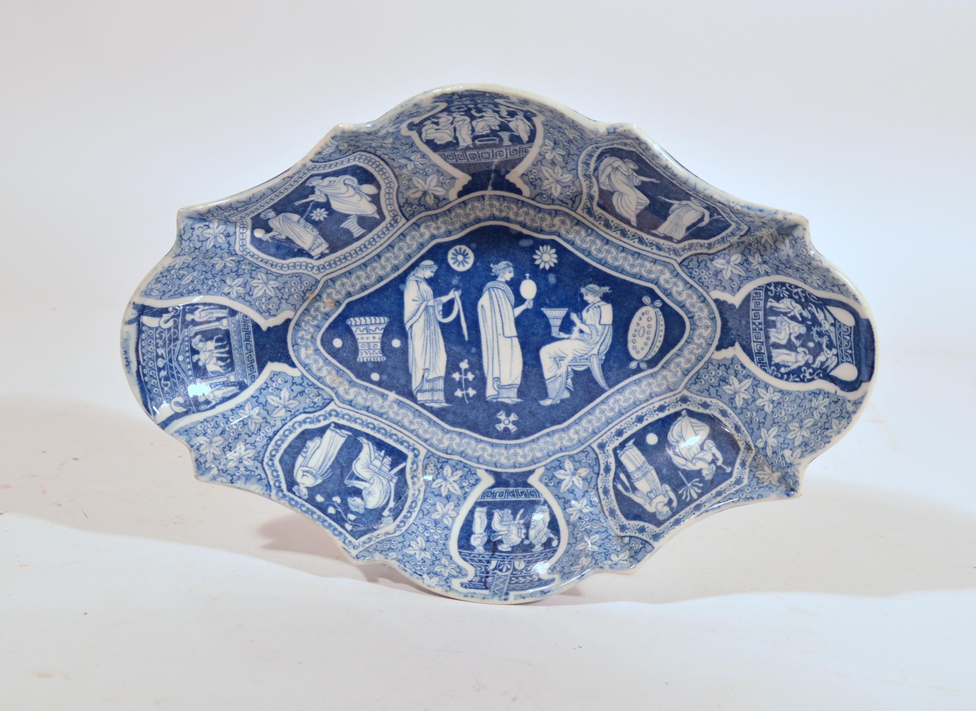Néoclassique Plats à dessert ovales Spode néoclassiques à motif grec bleu en vente