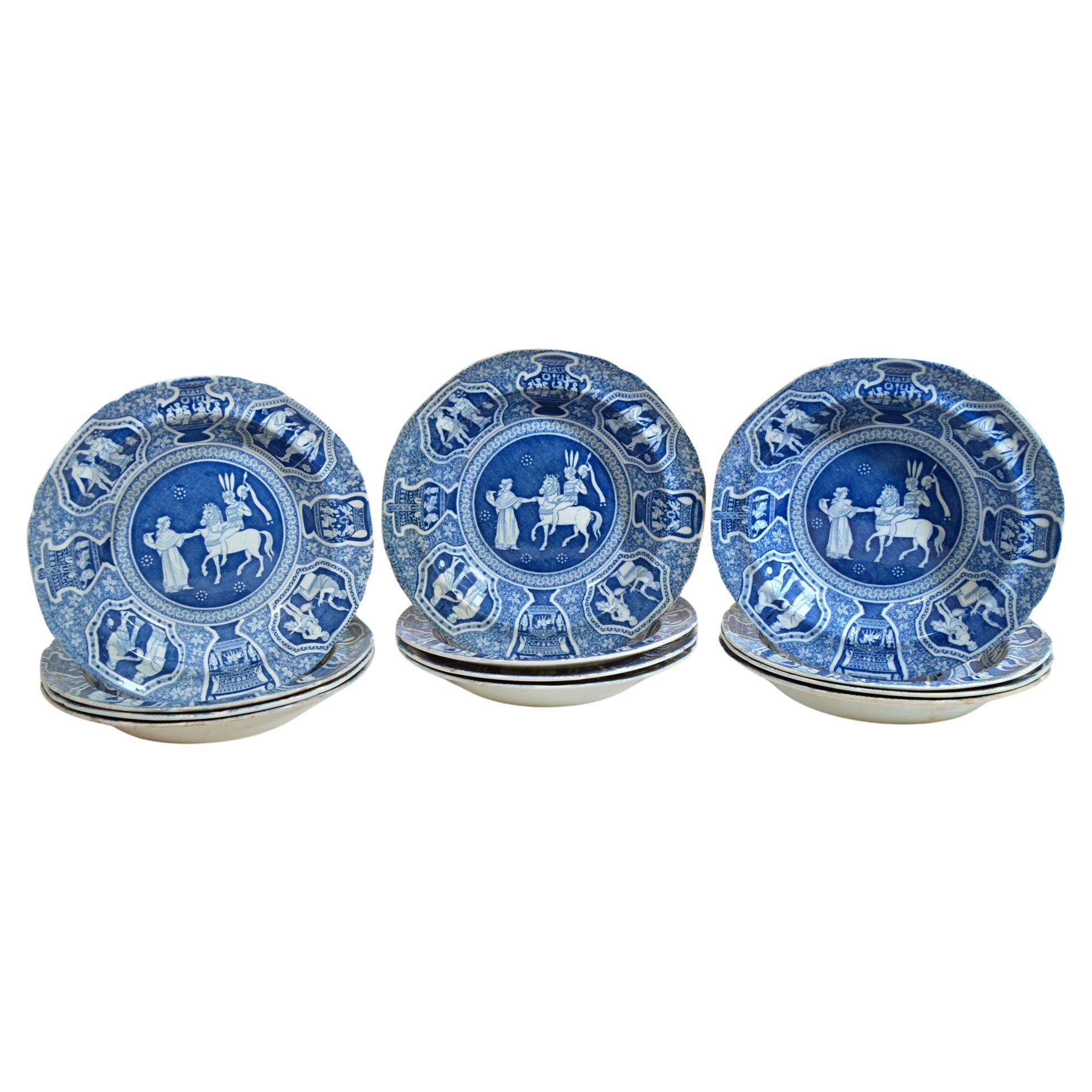 Assiettes à soupe Spode néoclassique bleue à motif grec, chevaux de Phliasie en vente