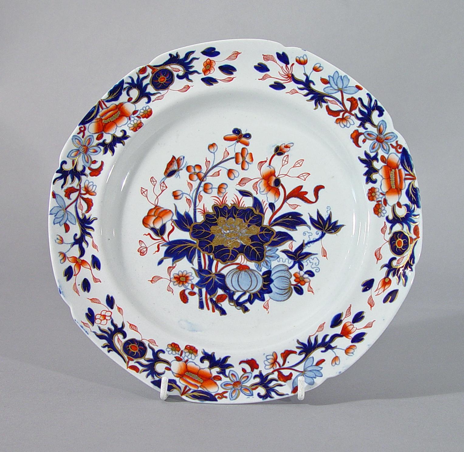 Georgiano Servizio da tavola Spode New Stone China Ottantaquattro pezzi, modello #3504 in vendita