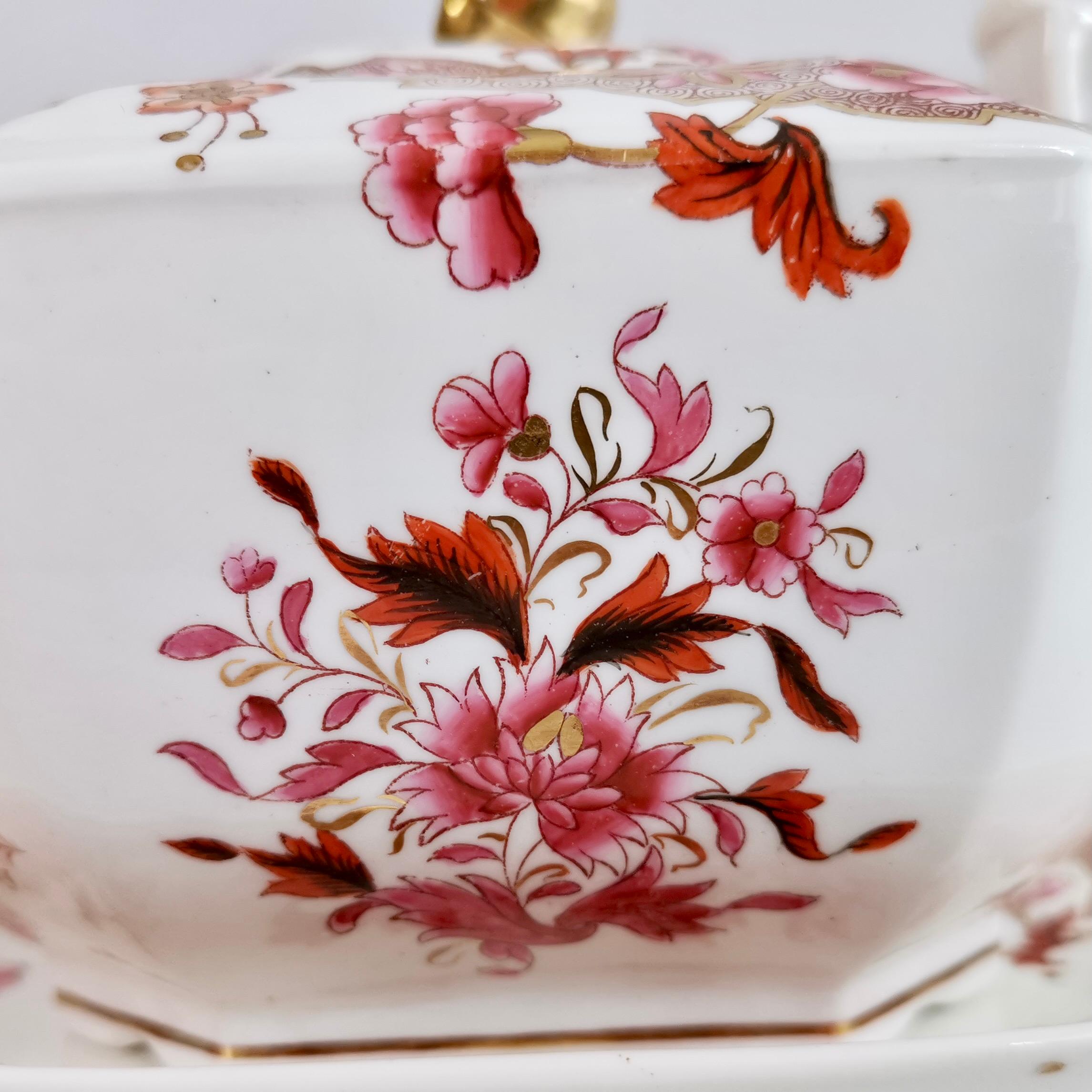 Porcelain Spode Octagon Teapot on Stand, Felspar with Pink Chinoiserie, Regency 1821-1825