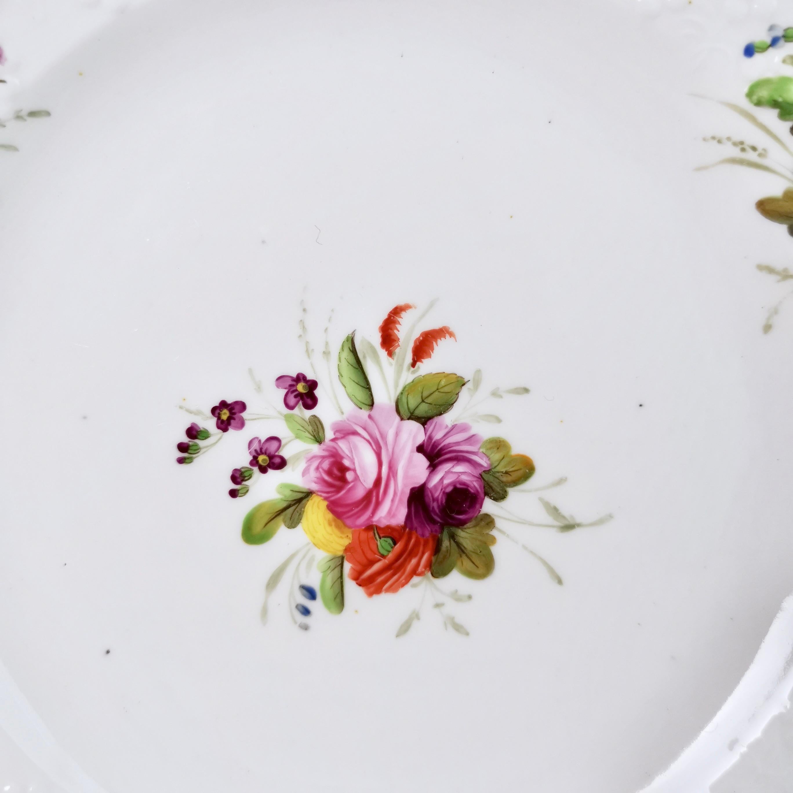 Hand-Painted Spode Pair of Porcelain Tea Plates, White with Flower Sprays, Regency ca 1816