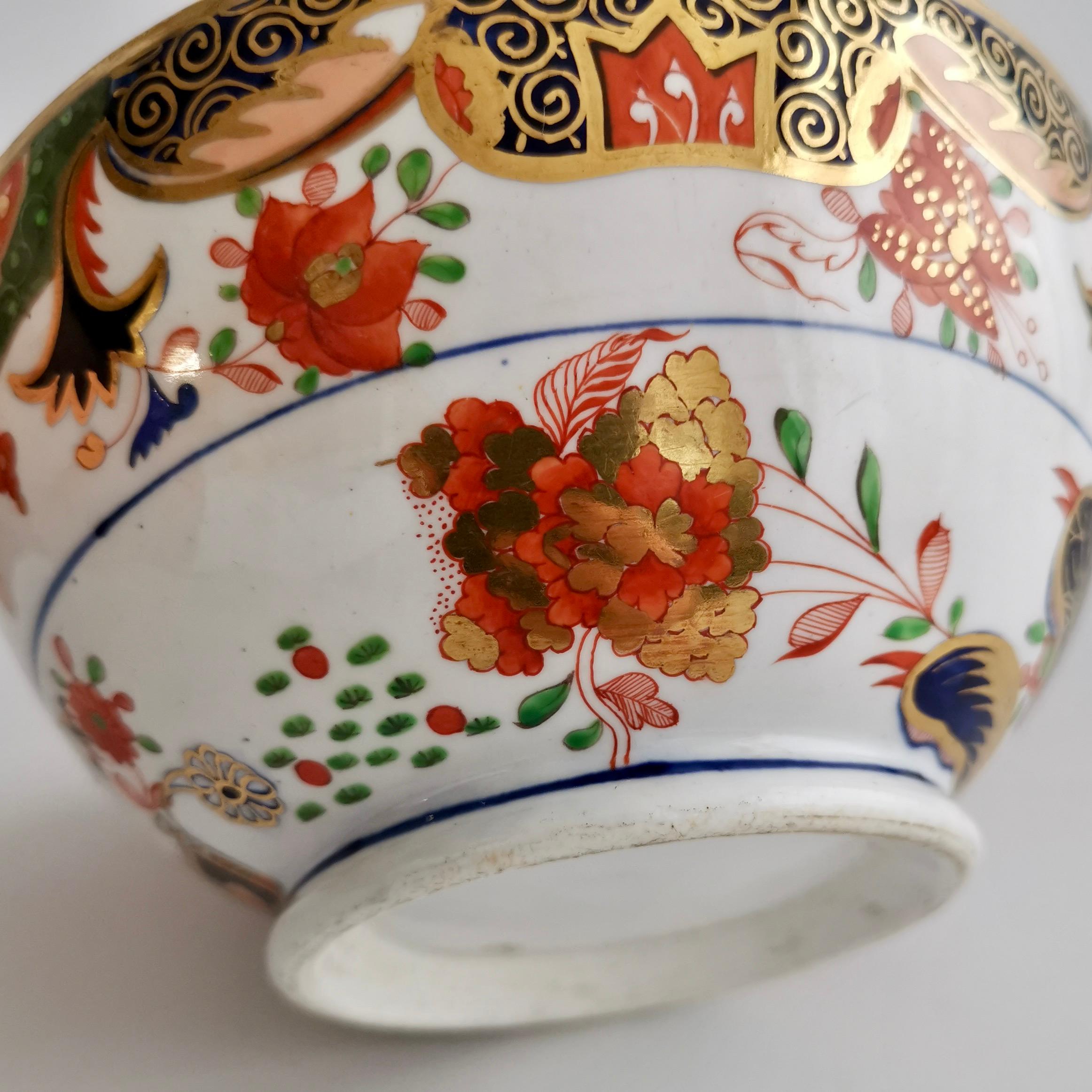 Hand-Painted Spode Porcelain Bowl, Imari Tobacco Leaf Pattern 967, ca 1815