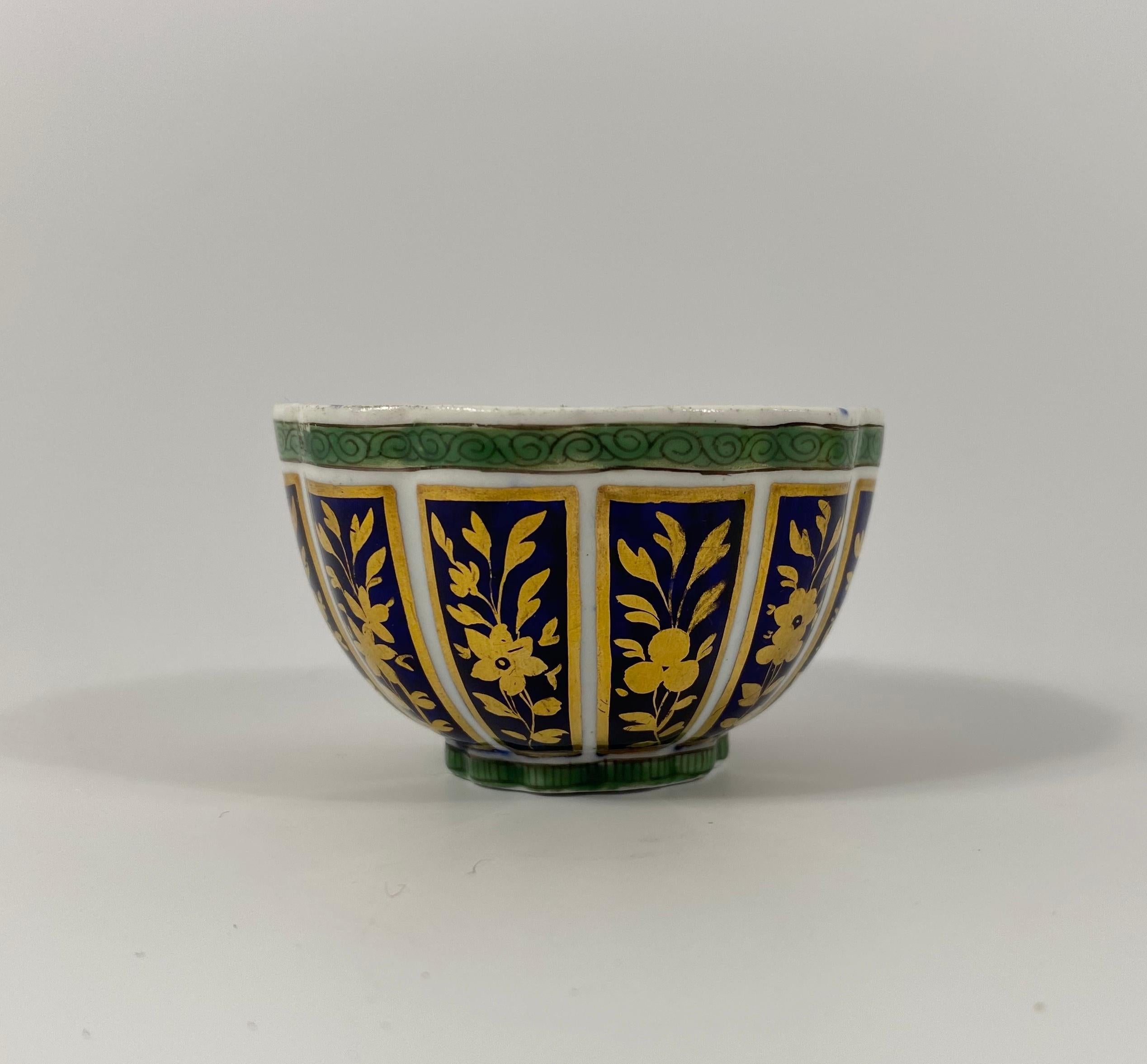Early 19th Century Spode Porcelain Cup and Saucer, ‘Butterfly’ Handle, circa 1810