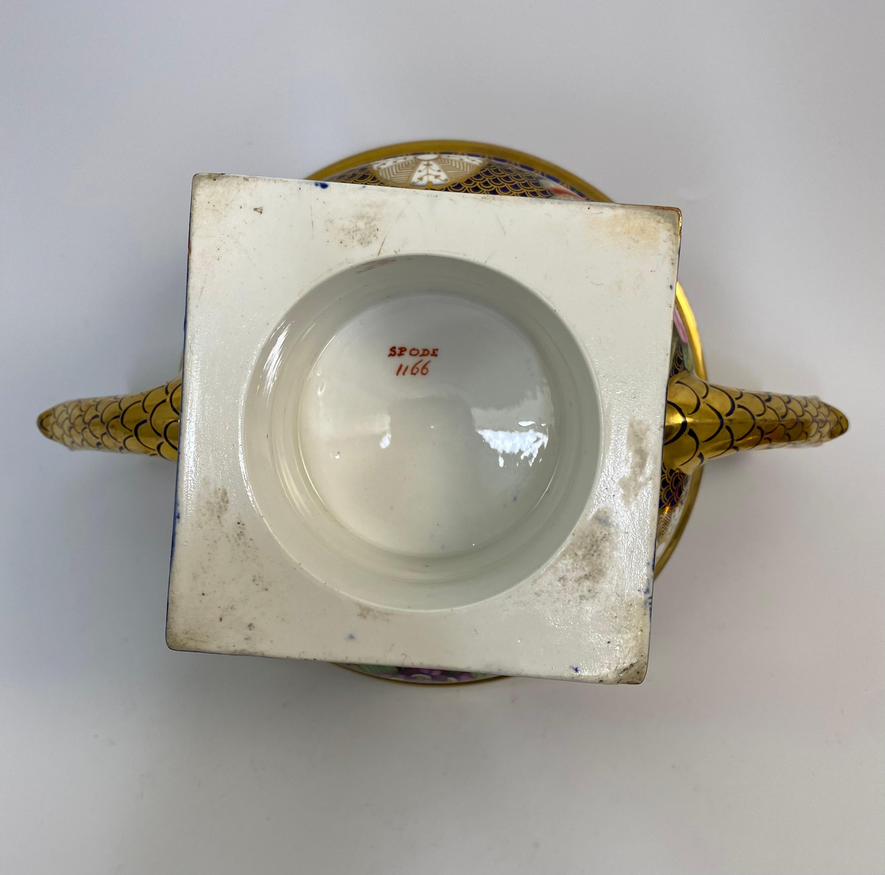 Spode porcelain pot pourri and cover, ‘1166’ pattern, c. 1820. 8