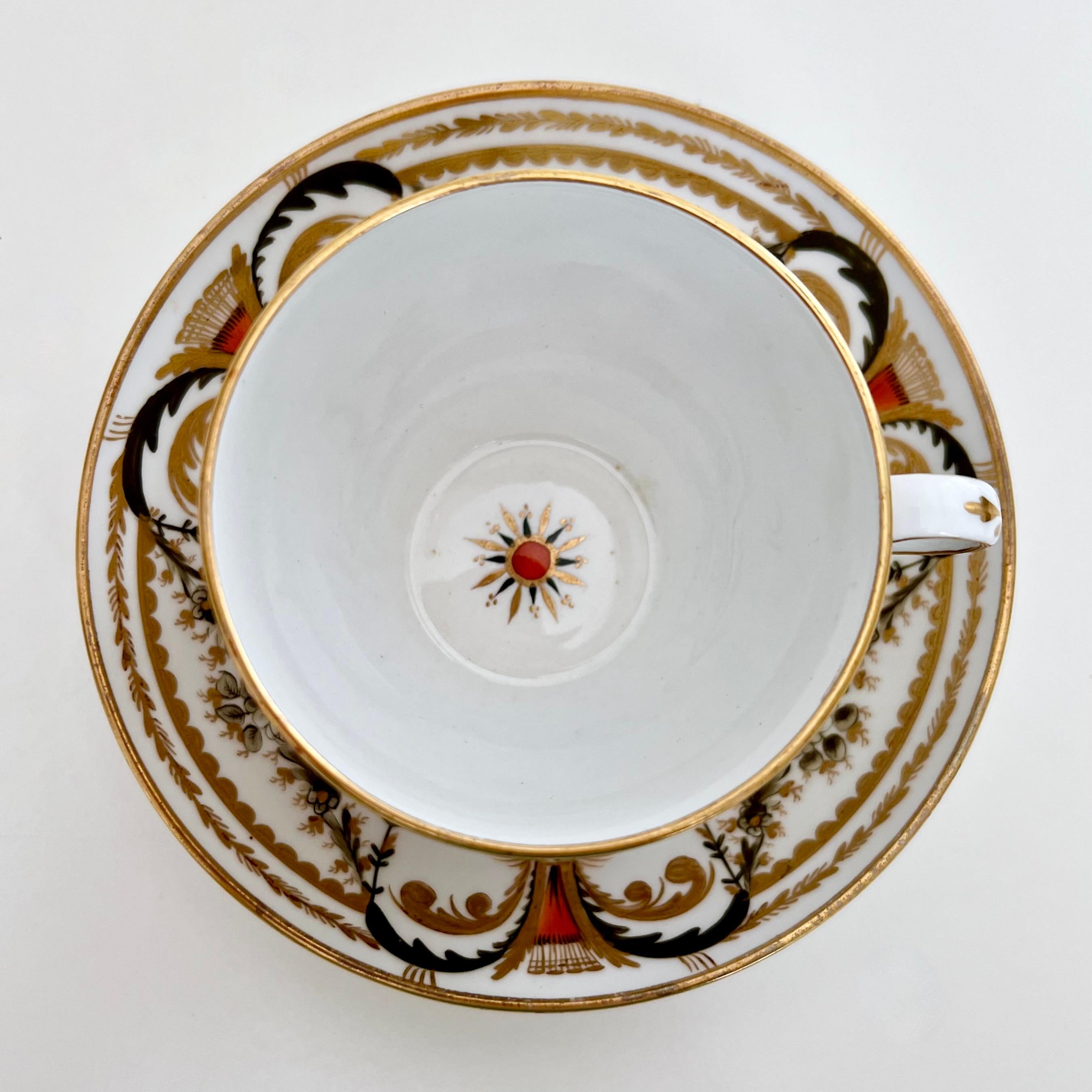 Spode Porcelain Teacup, Neoclassical Garlands Red, Black, Gilt, Regency ca 1810 In Good Condition In London, GB