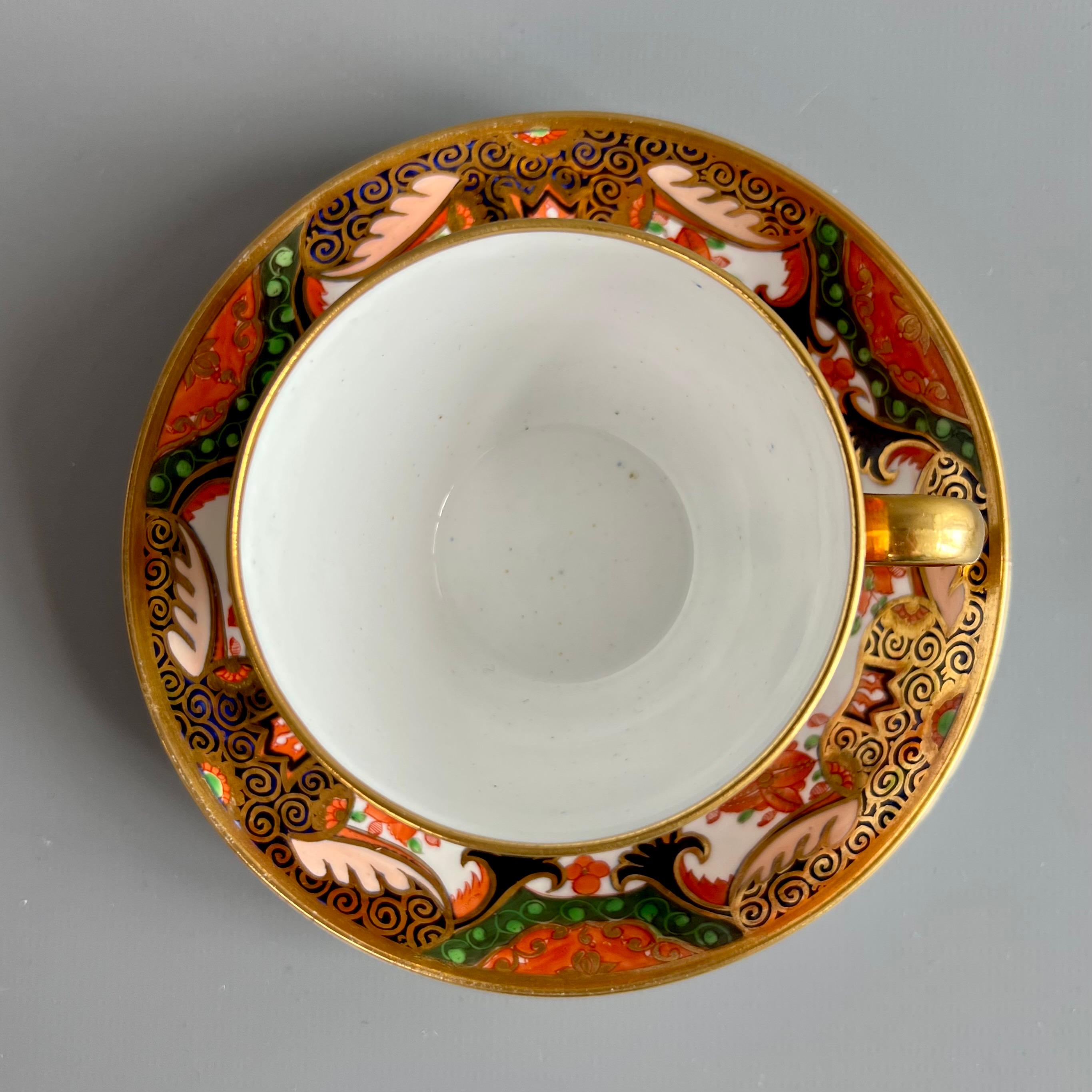 English Spode Porcelain Teacup Trio, Imari Tobacco Leaf Patt. 967, Regency, circa 1810