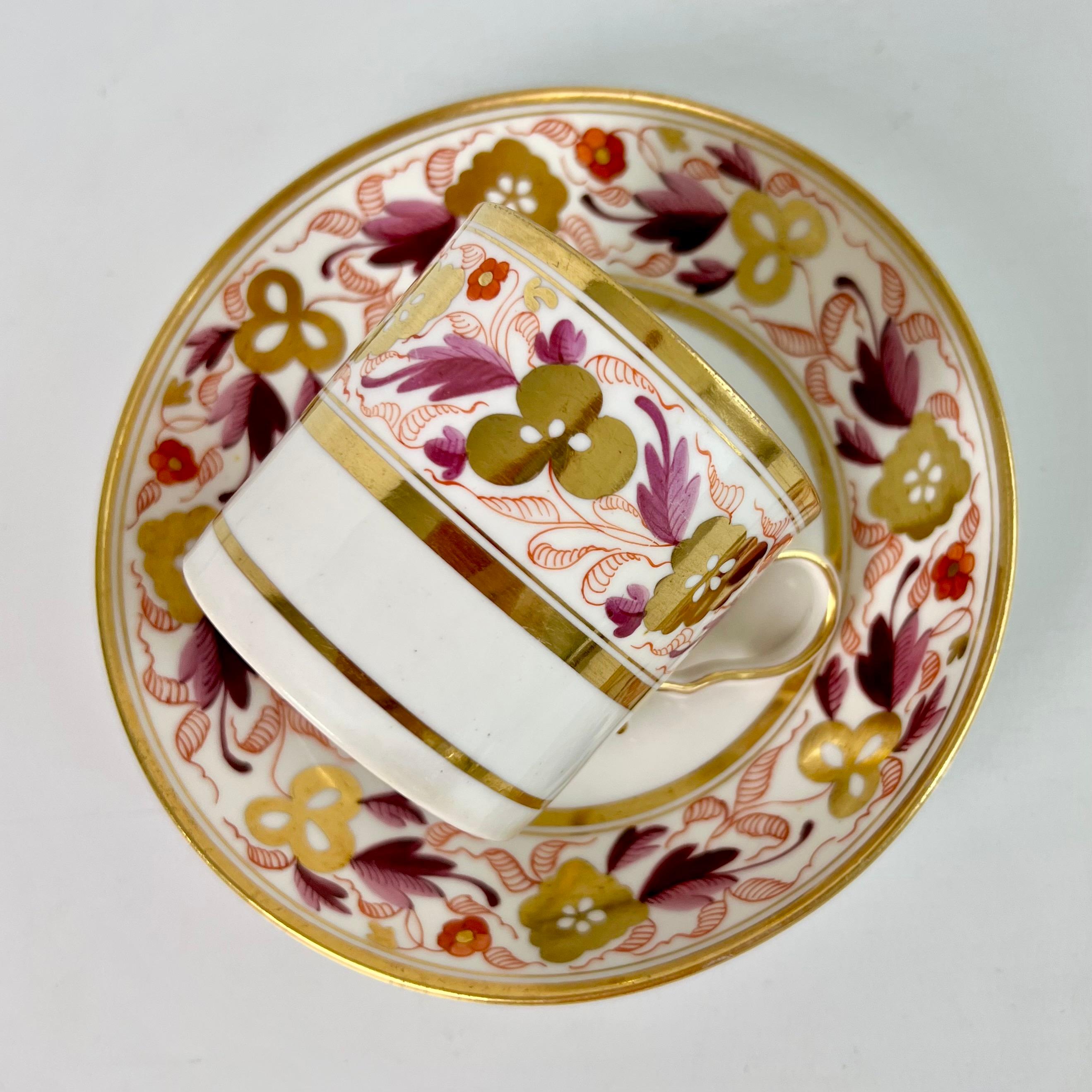 Spode Porcelain Teacup Trio, Puce and Gilt Floral Pattern, Neoclassical ca 1810 In Good Condition In London, GB