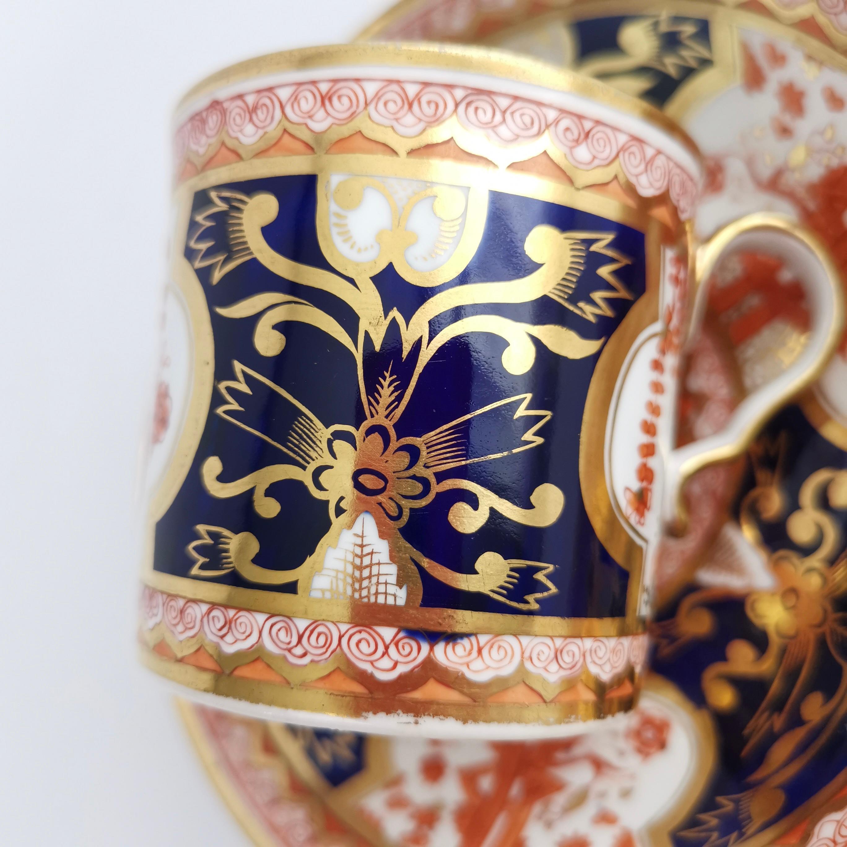 Trio de tasses à thé en porcelaine Spode, motif du dollar Imari rouge, Régence, vers 1810 en vente 5