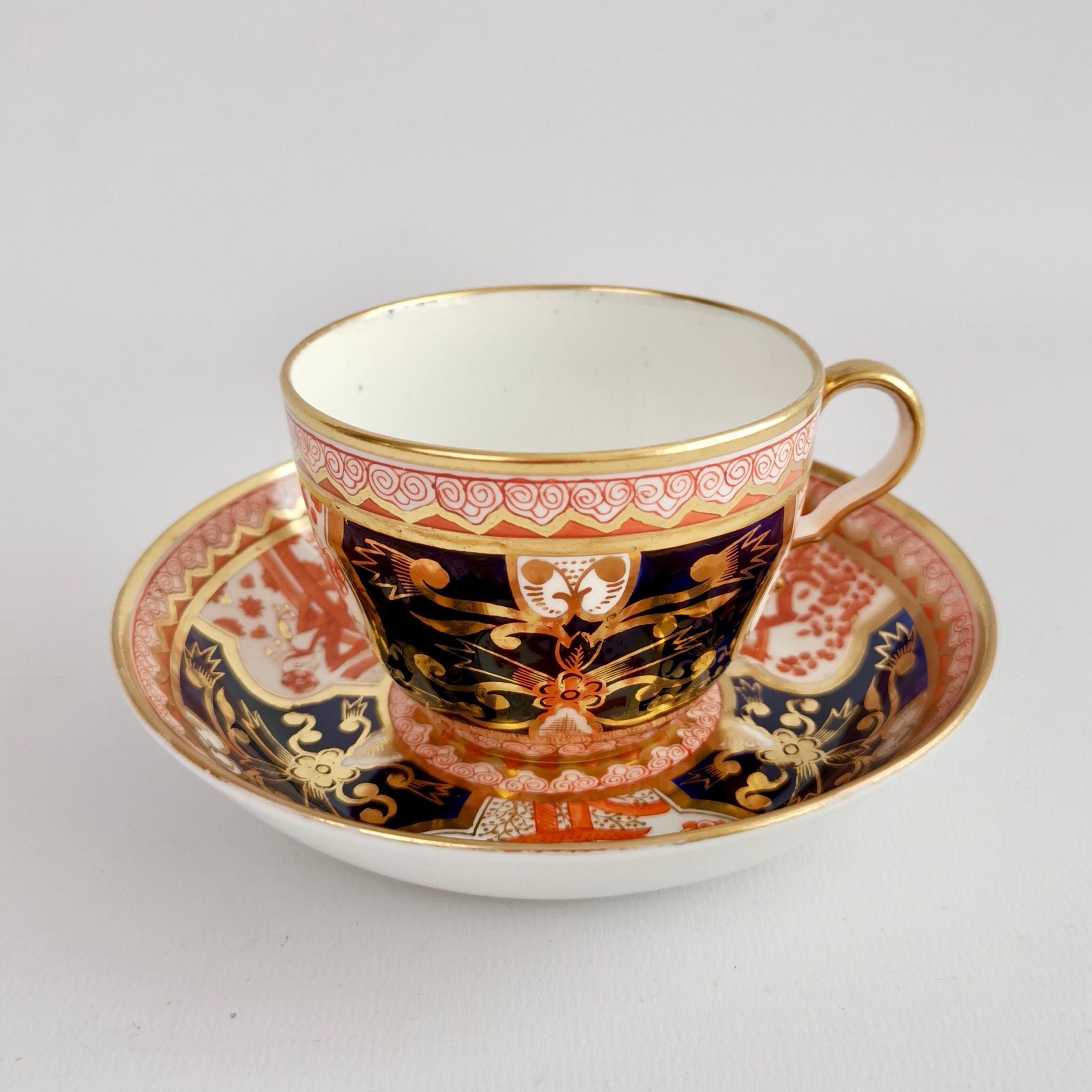 Hand-Painted Spode Porcelain Teacup Trio, Red Imari Dollar Pattern, Regency, ca 1810 For Sale