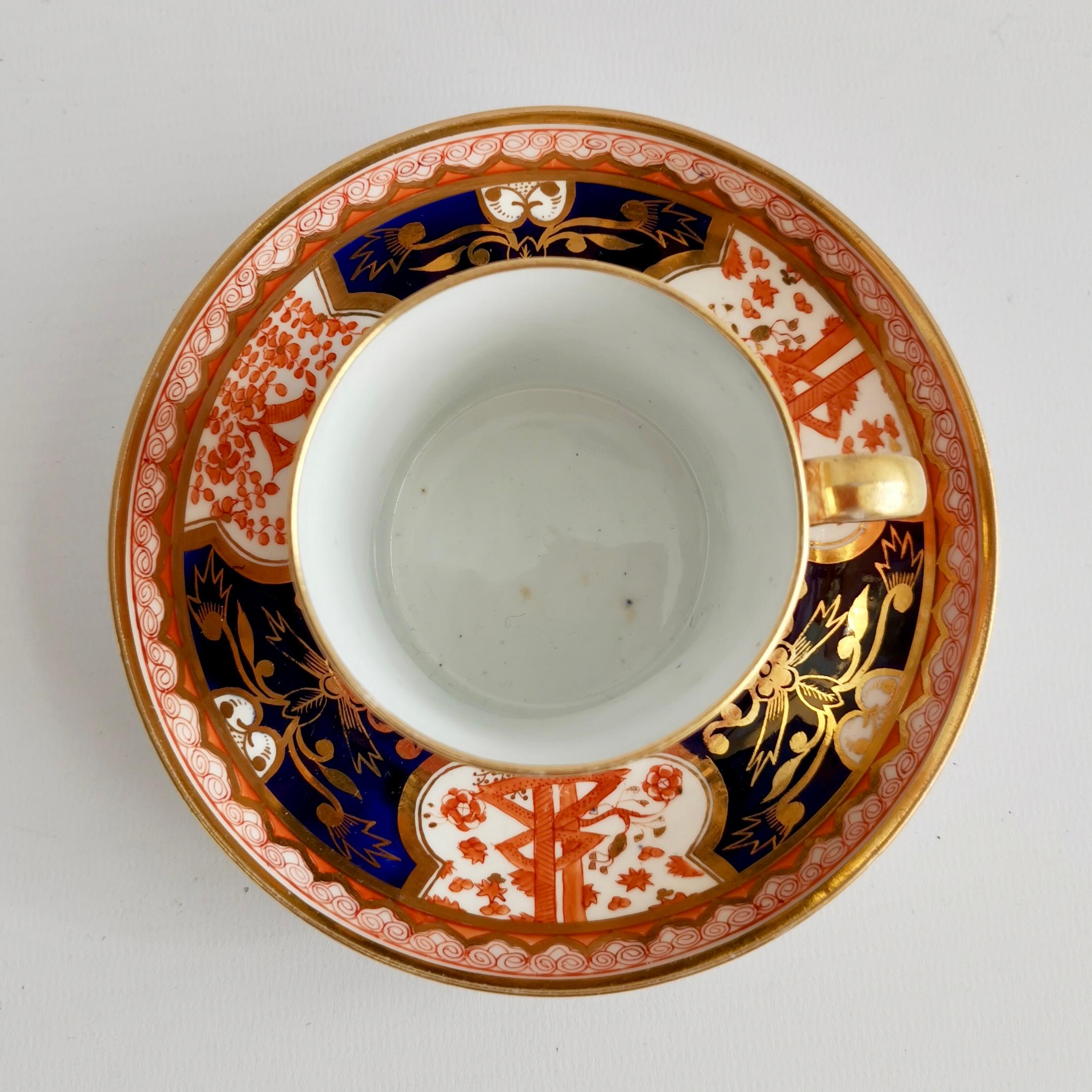 Trio de tasses à thé en porcelaine Spode, motif du dollar Imari rouge, Régence, vers 1810 en vente 1