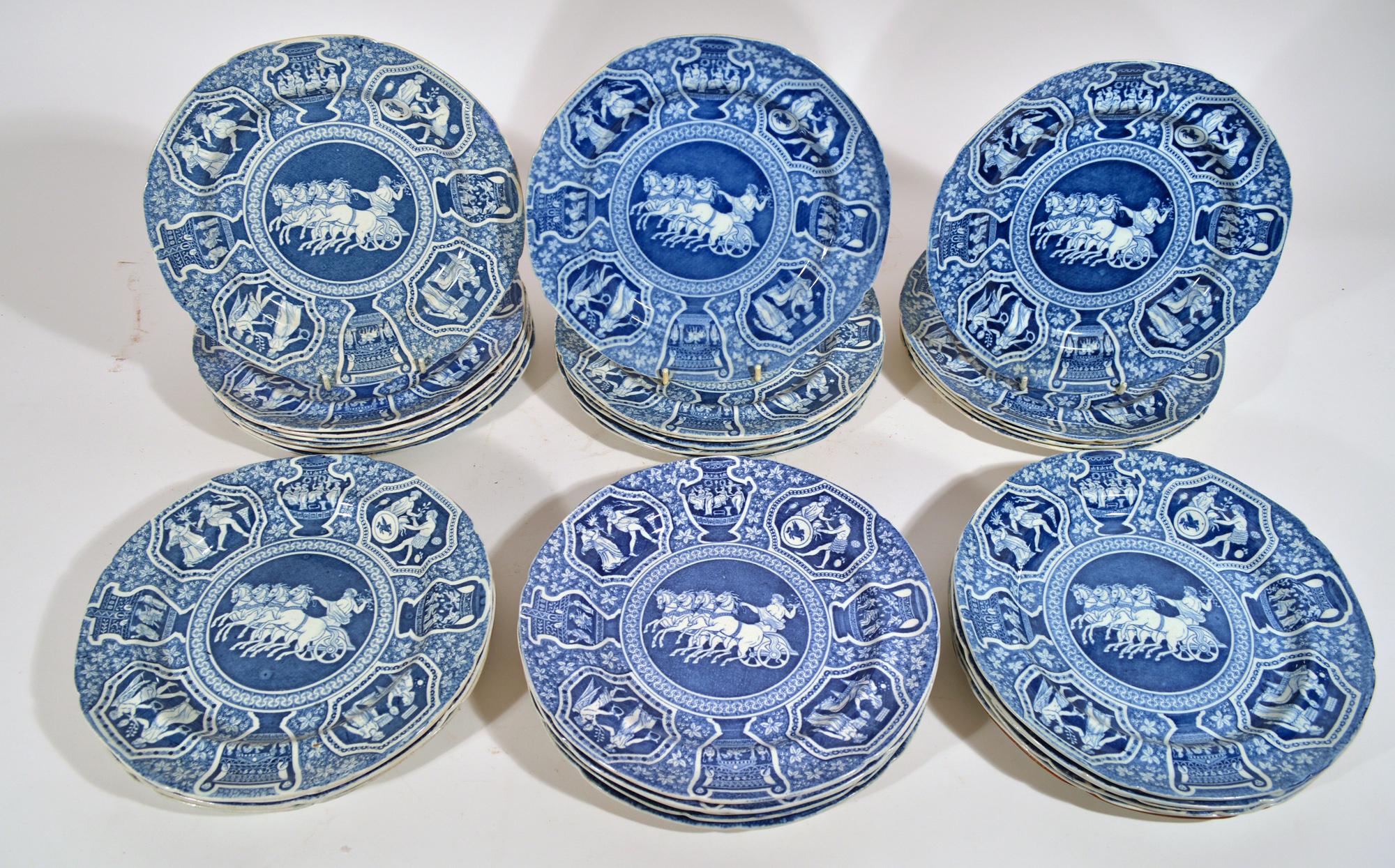 Spode Pottery Neo-Classical Greek Pattern Blue Set of Dinner Plates-33 Plates en vente 3