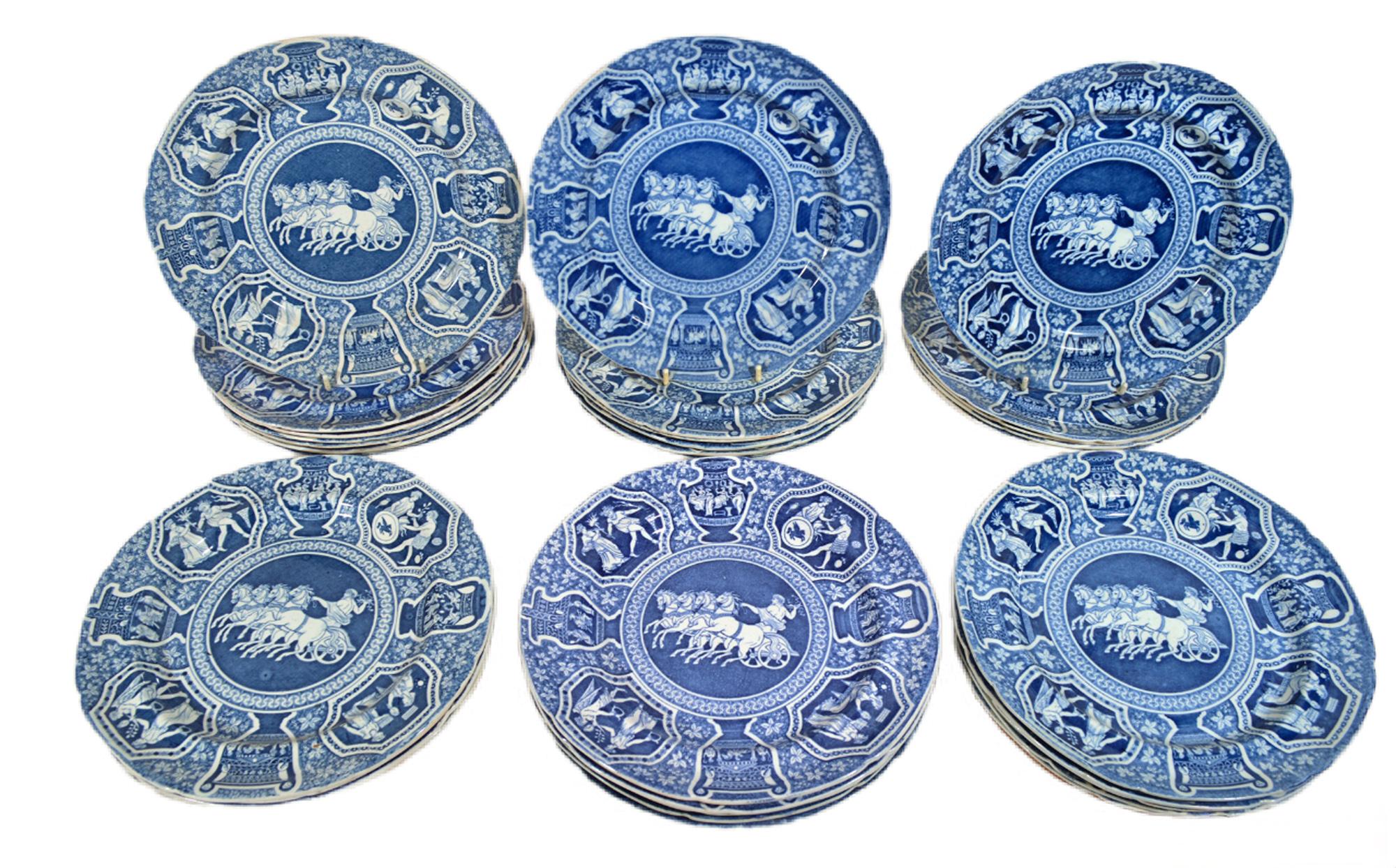 XIXe siècle Spode Pottery Neo-Classical Greek Pattern Blue Set of Dinner Plates-33 Plates en vente
