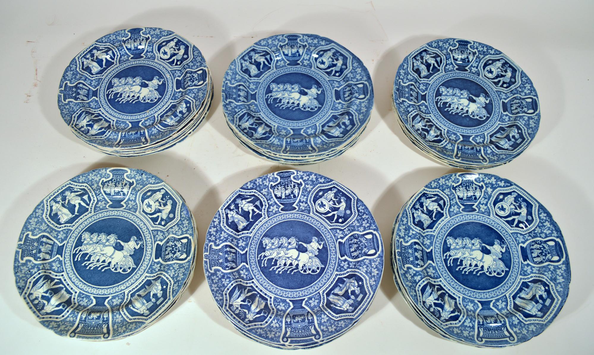 Perles Spode Pottery Neo-Classical Greek Pattern Blue Set of Dinner Plates-33 Plates en vente