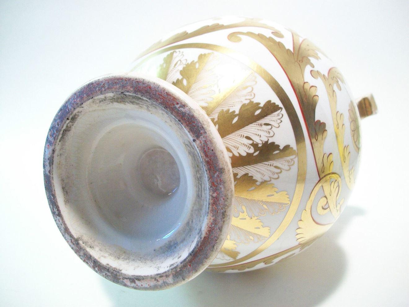Spode, Rare Antique Gilt Porcelain Low Scent Jar, Pattern No. 671, circa 1805 For Sale 6