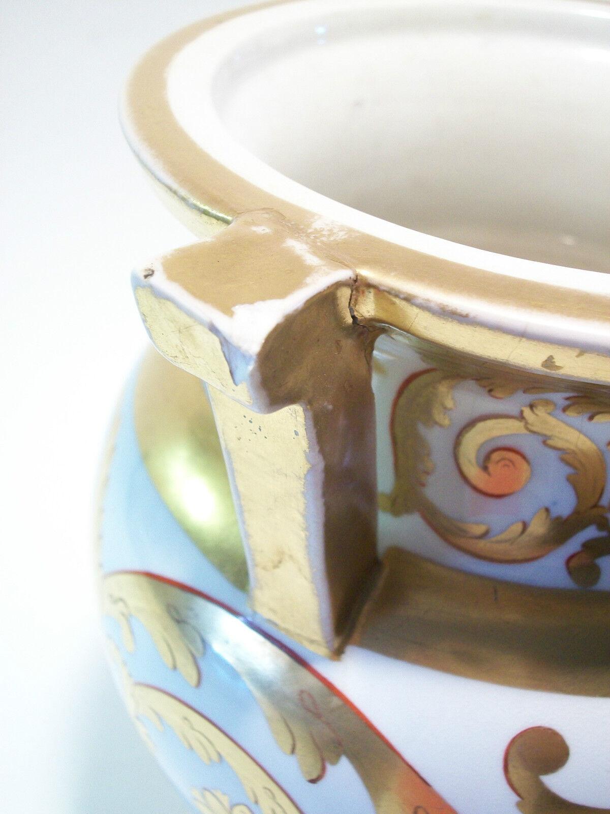 Spode, Rare Antique Gilt Porcelain Low Scent Jar, Pattern No. 671, circa 1805 For Sale 3