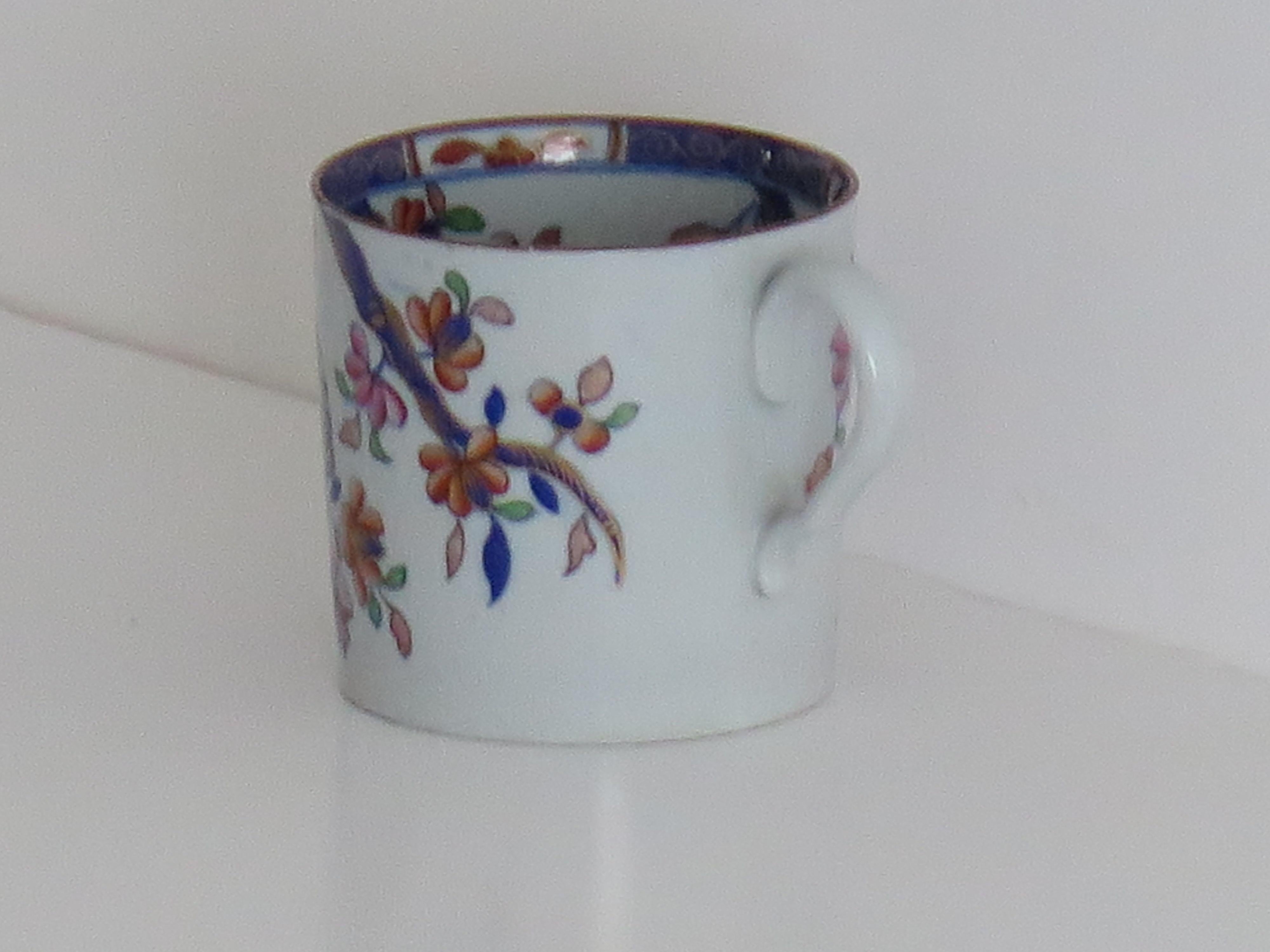 Dúo de cafetera y platito Spode de porcelana china con motivo de hoja de tabaco 2061, ca. 1820 siglo XIX en venta