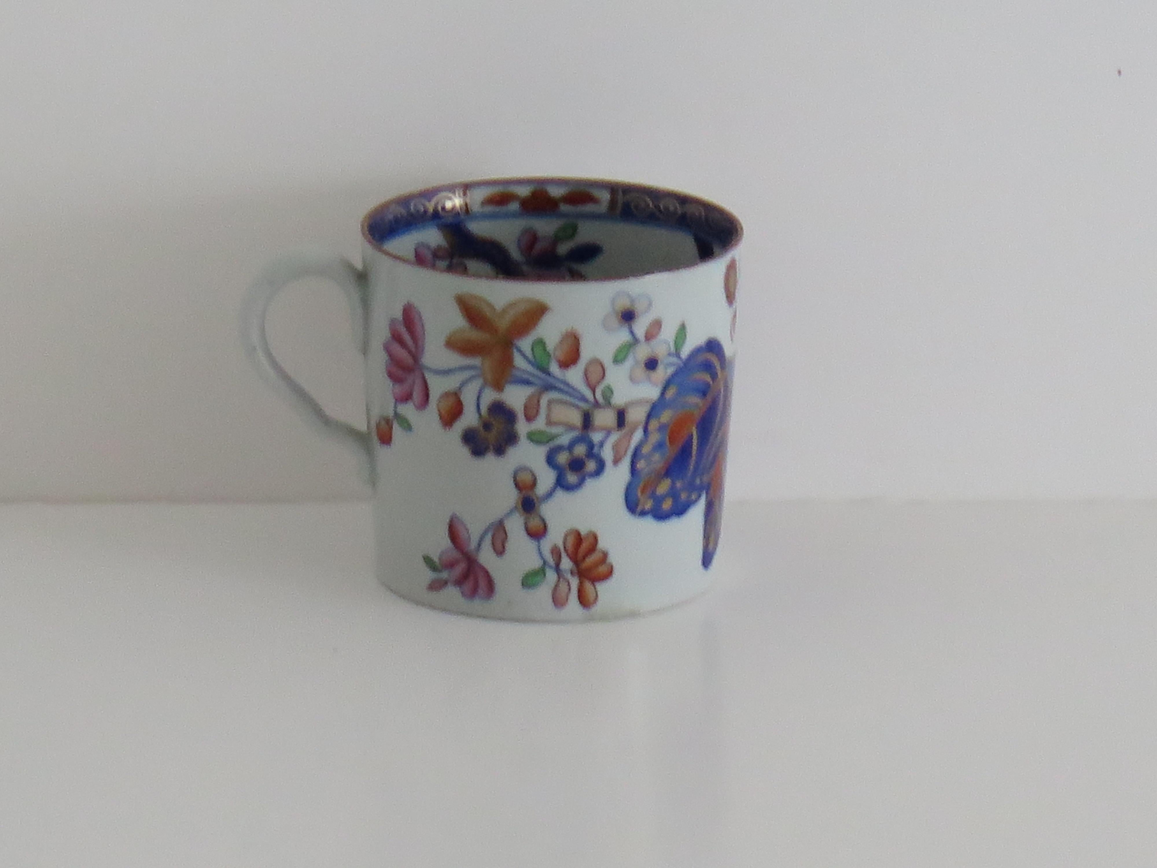 Dúo de cafetera y platito Spode de porcelana china con motivo de hoja de tabaco 2061, ca. 1820 Piedra de hierro en venta