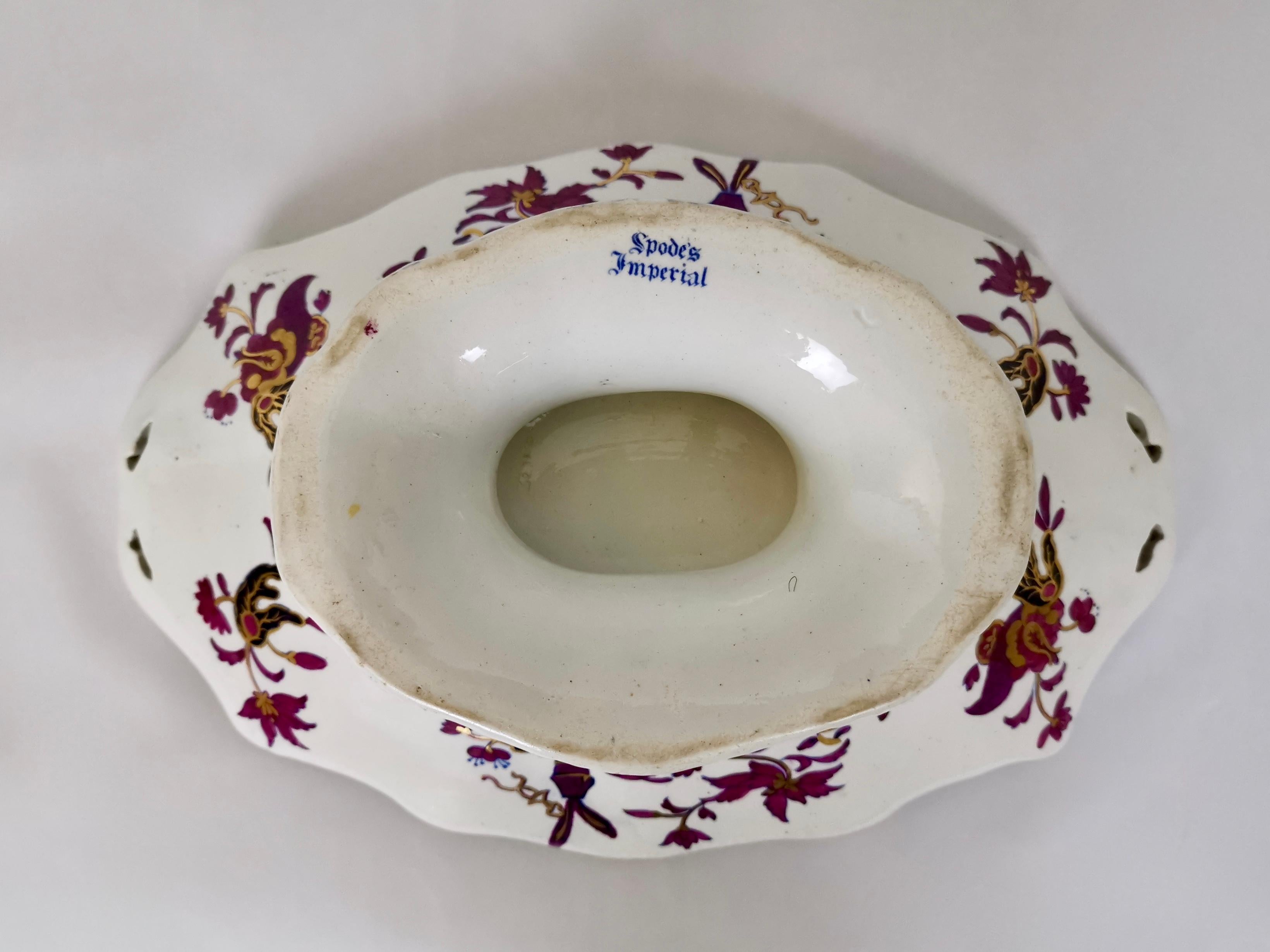 Hand-Painted Spode Imperial China Dessert Service, Frog Pattern in Mauve, Regency circa 1828 For Sale