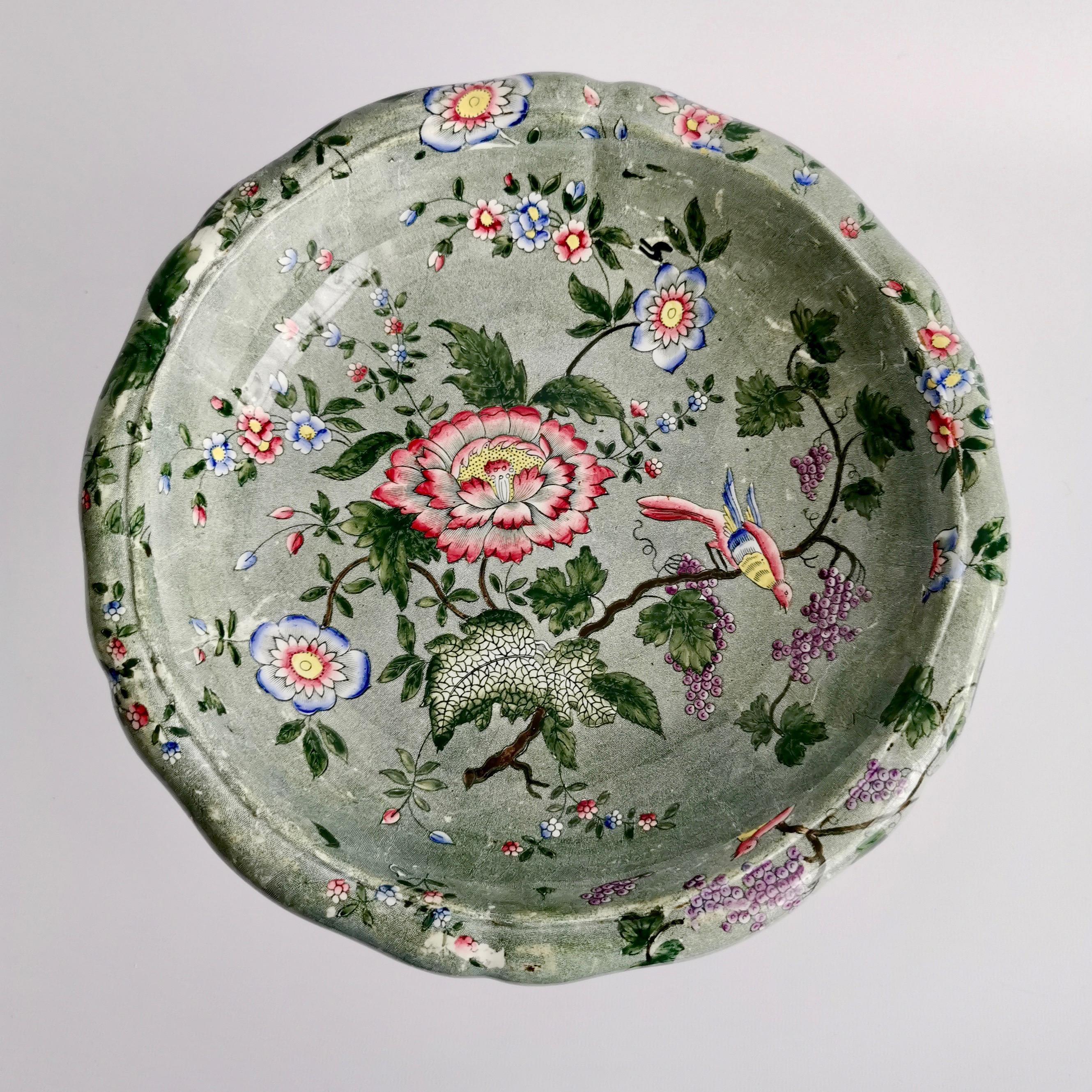 English Spode's New Fayence Tazza, Green Chinoiserie Flowers and Birds, Regency, 1829