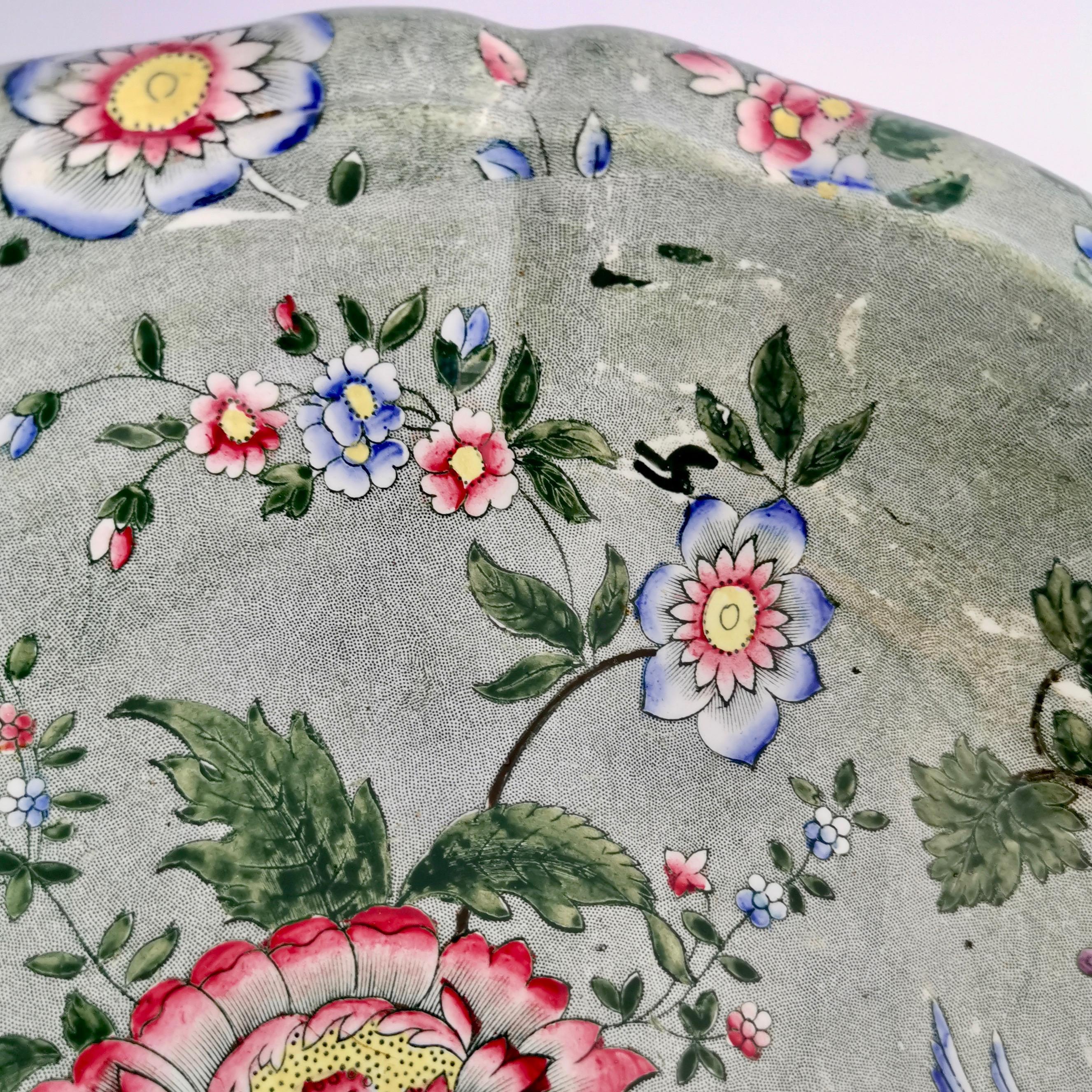 Creamware Spode's New Fayence Tazza, Green Chinoiserie Flowers and Birds, Regency, 1829