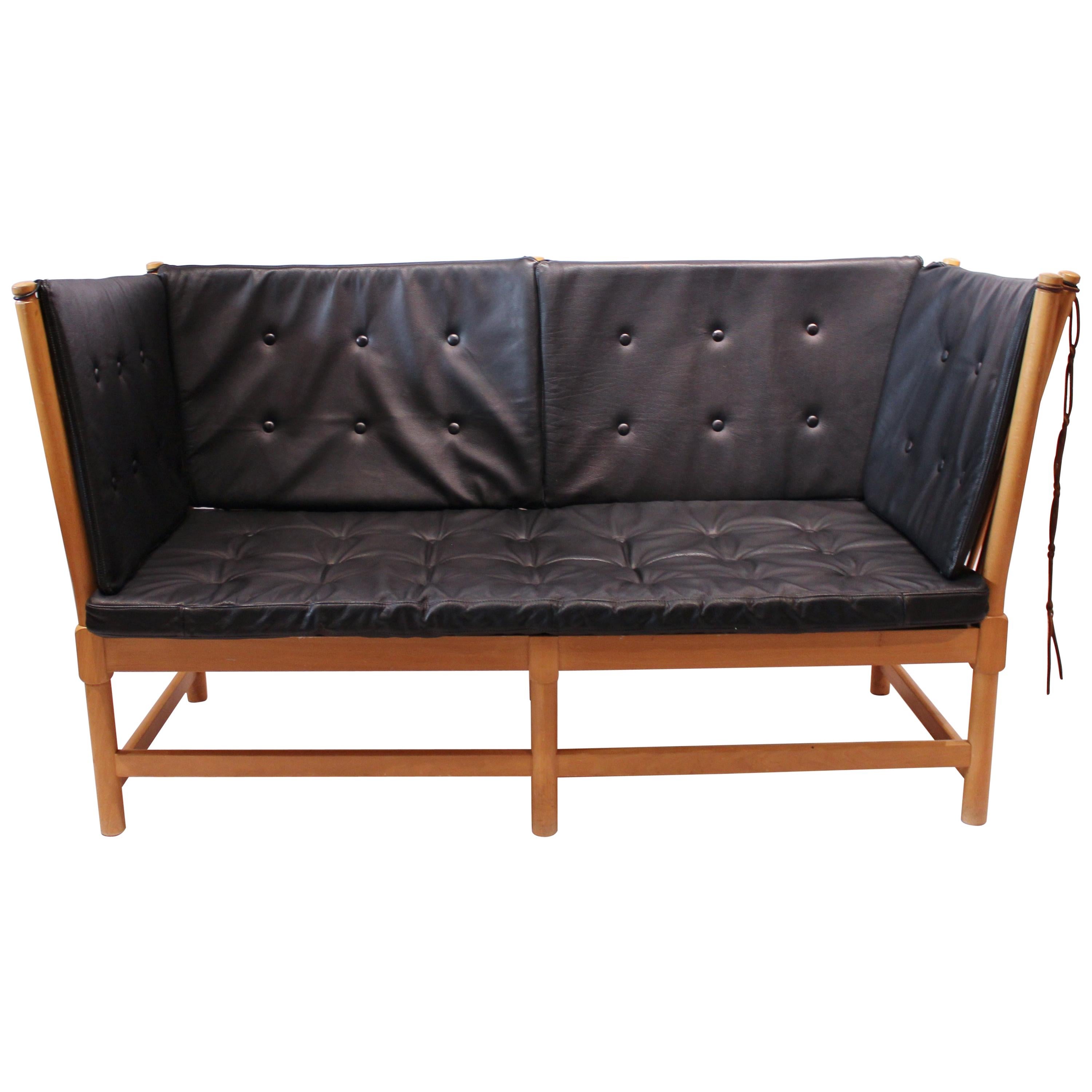 Spokeback sofa in beech and classic black leather, by Børge Mogensen, 1985