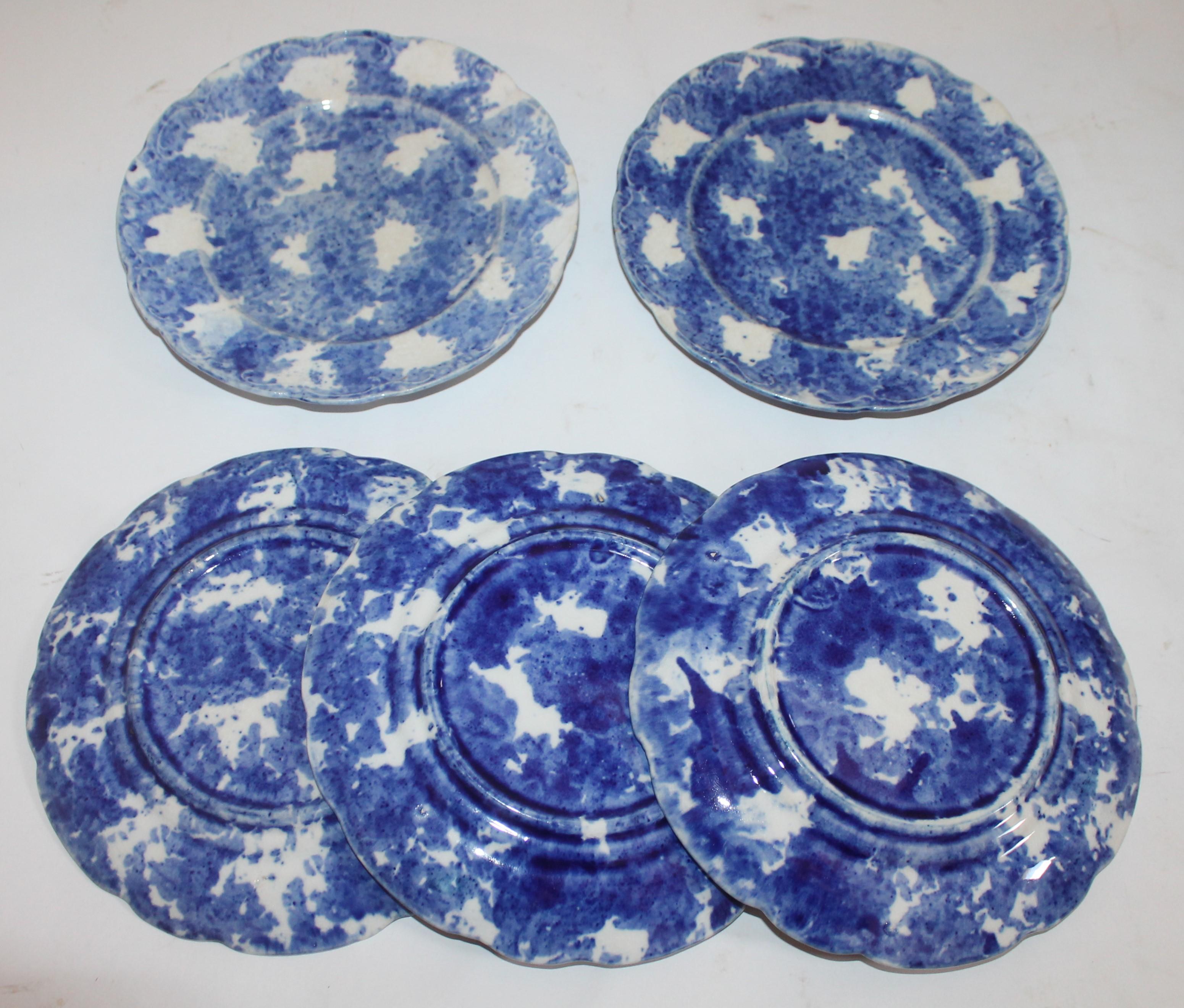 19th century sponge ware dining plates in pristine condition. Set of six plates.