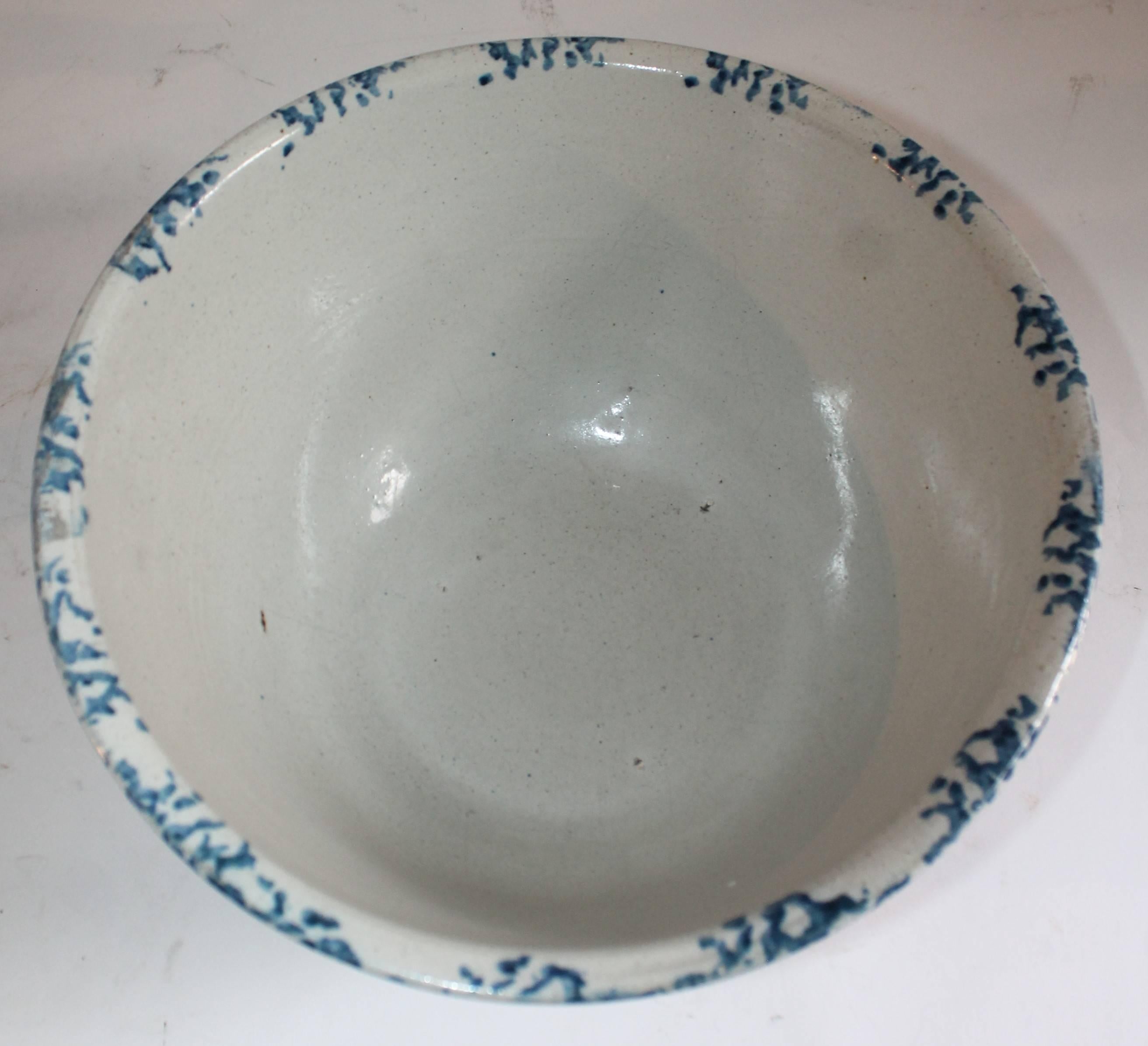 Country Sponge Ware Mixing or Fruit Bowl For Sale
