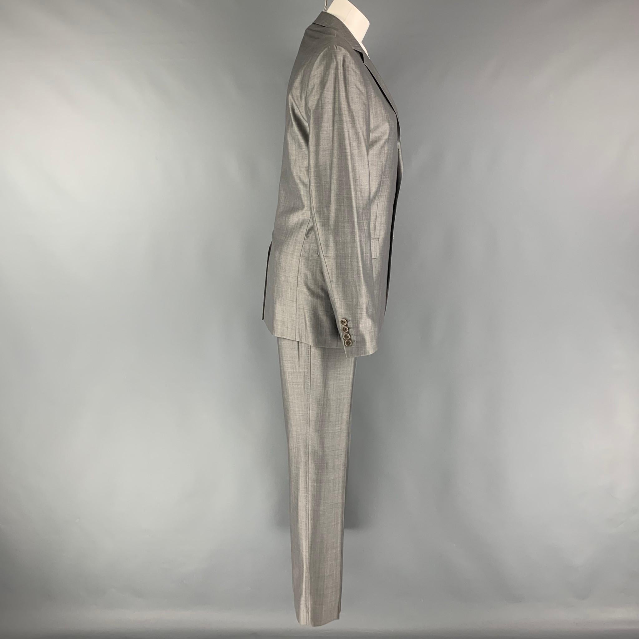 SPONTINI Size 36 Grey Shimmery Wool Silk Single Breasted 28 30 Suit In Excellent Condition In San Francisco, CA