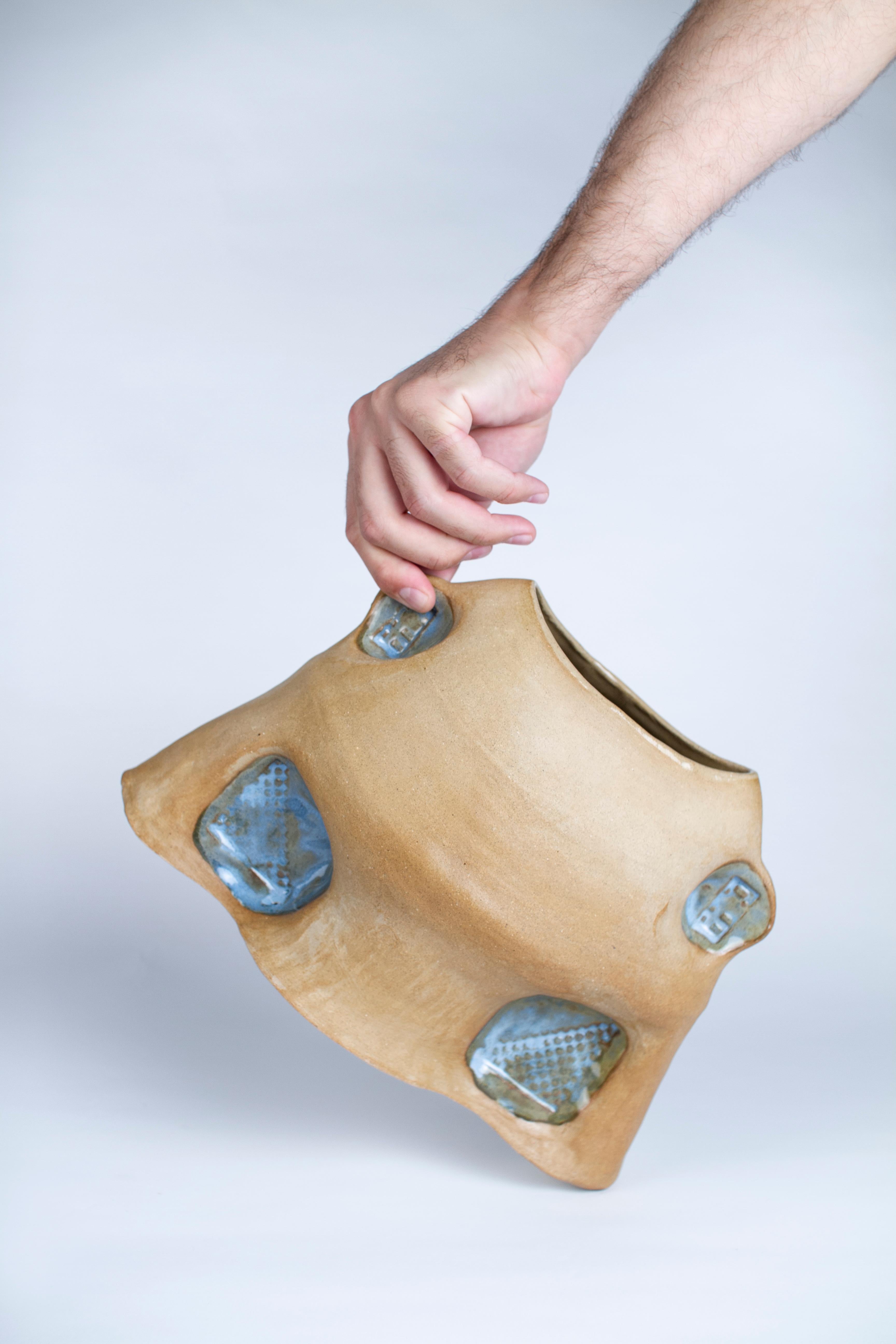 Spool-Vase von Faissal El-Malak im Zustand „Neu“ im Angebot in Geneve, CH