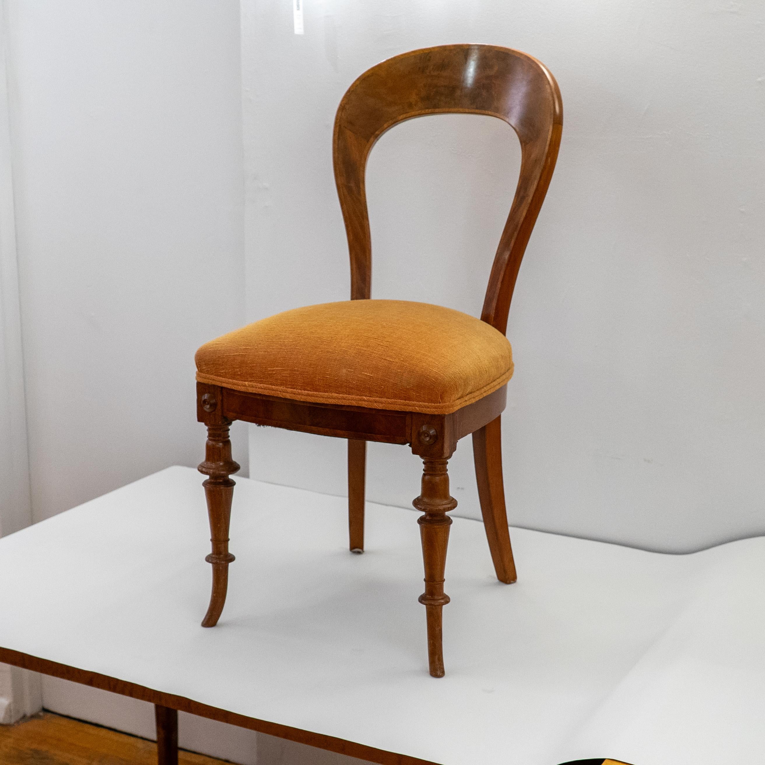 Legno Sedie da pranzo con schienale a forma di cucchiaio, set da 4 in vendita