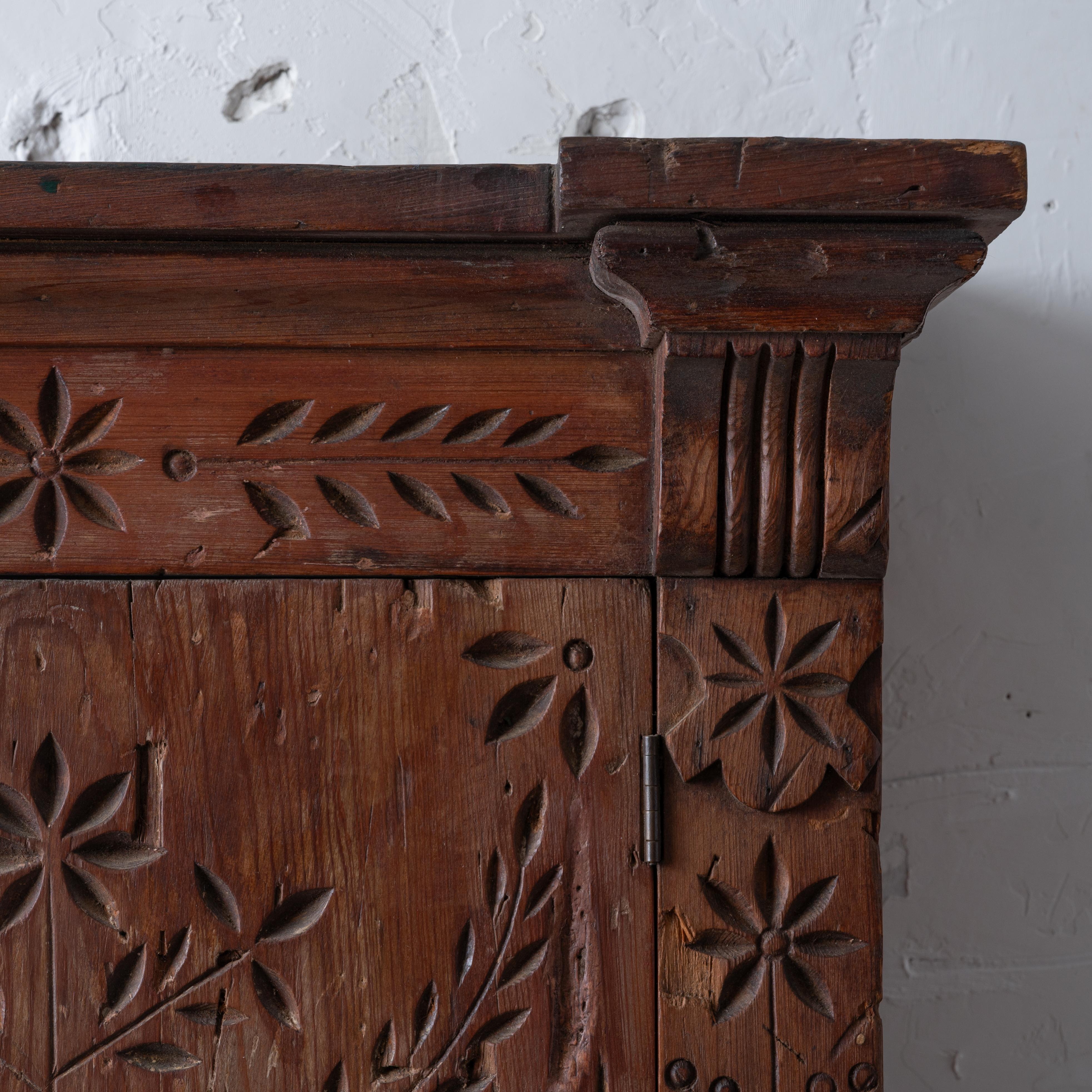Spoon-Carved Pine Wall Cupboard, 19th Century For Sale 5