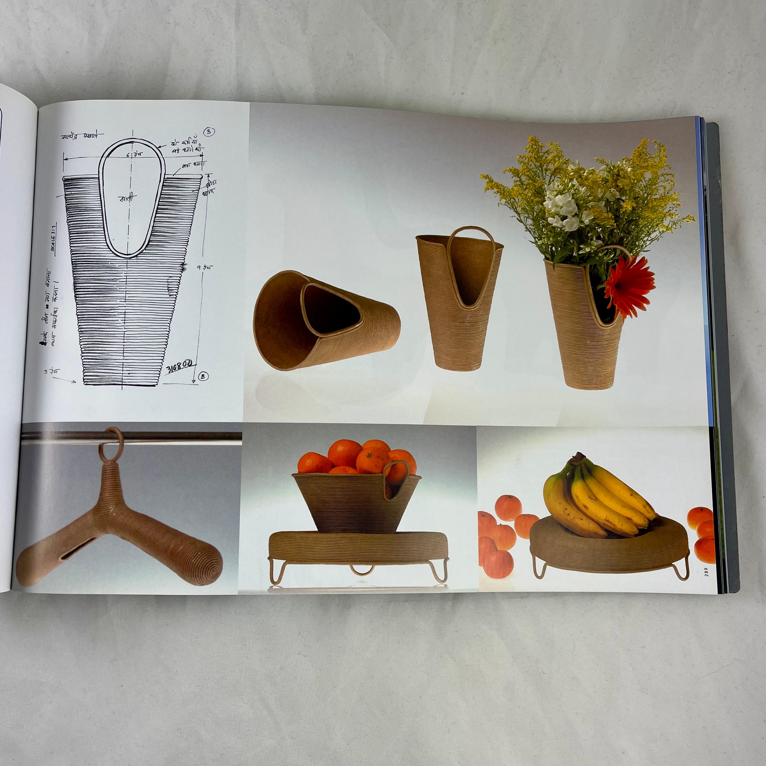 XXIe siècle et contemporain Livre couvert en acier de Spoon Industrial Design, Phaidon Press - 1ère édition en vente