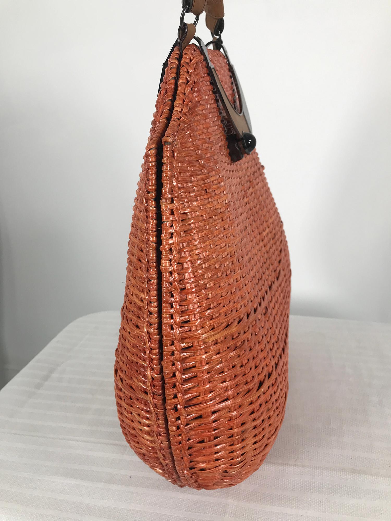 Sport Max Giant Orange Wicker Handbag Shoulder Bag In Good Condition For Sale In West Palm Beach, FL