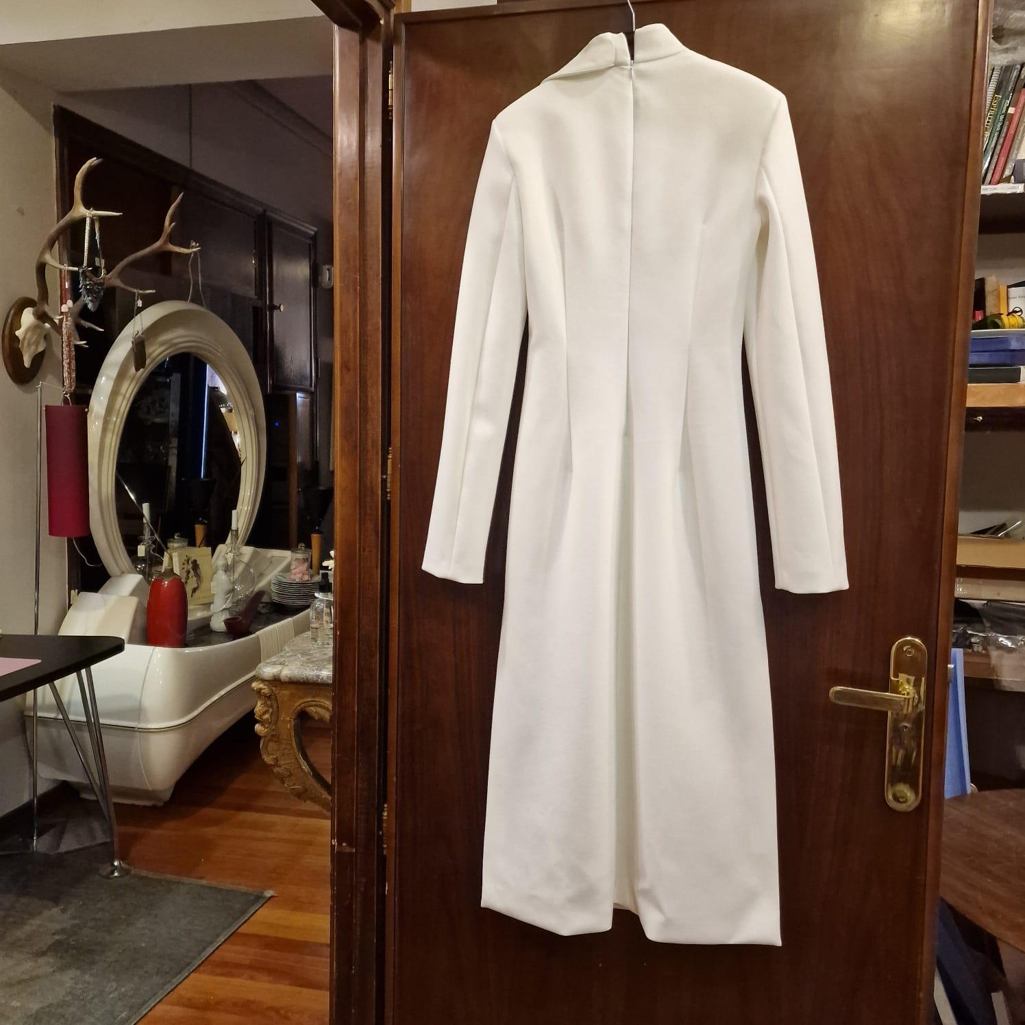 Women's or Men's Italian Long white dress from Sportmax 024, new without any wear