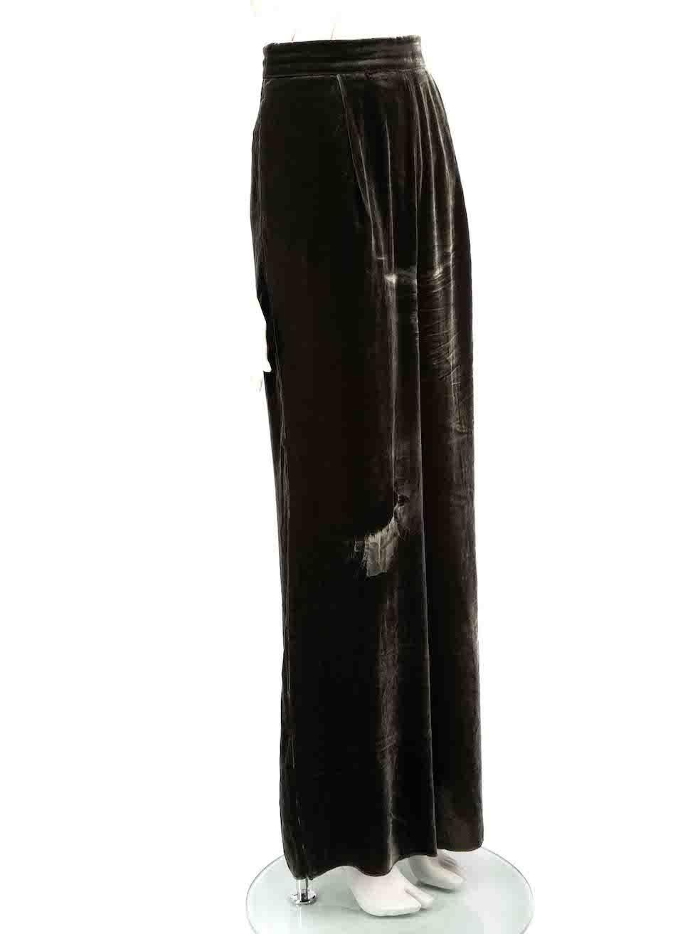 CONDITION is Very good. Hardly any visible wear to trousers is evident. However, the composition and size label is removed on this used Sportmax designer resale item.
 
 
 
 Details
 
 
 Khaki
 
 Velvet
 
 Wide leg trousers
 
 High rise
 
 Long