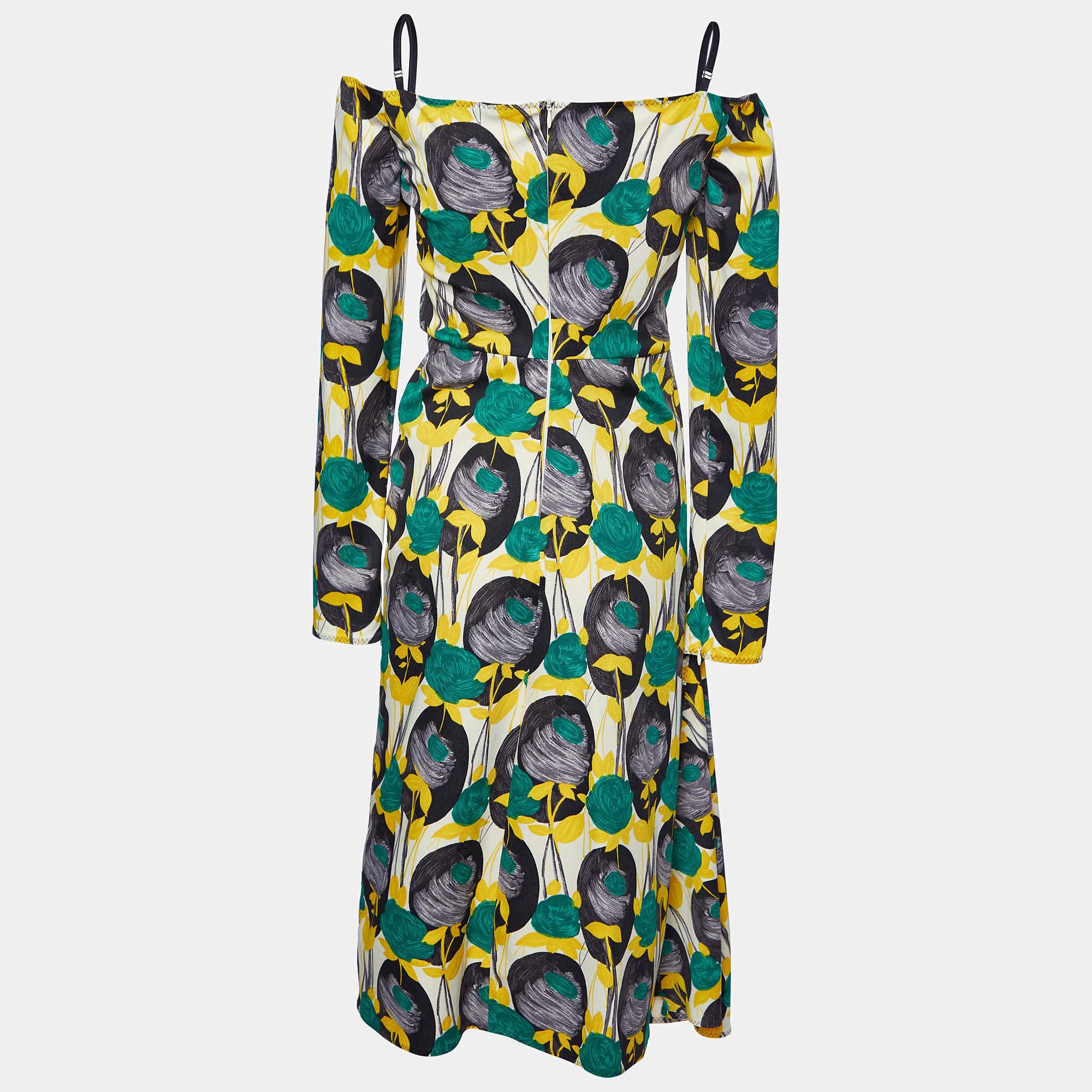 Experience the joy of expert tailoring with this designer dress for women. Meticulously made, it offers a flawless fit and luxe details, ensuring unmatched comfort. This beautiful creation will elevate your style effortlessly.
