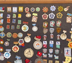 Sports collectibles - Collection of pins, emblems and badges - 150