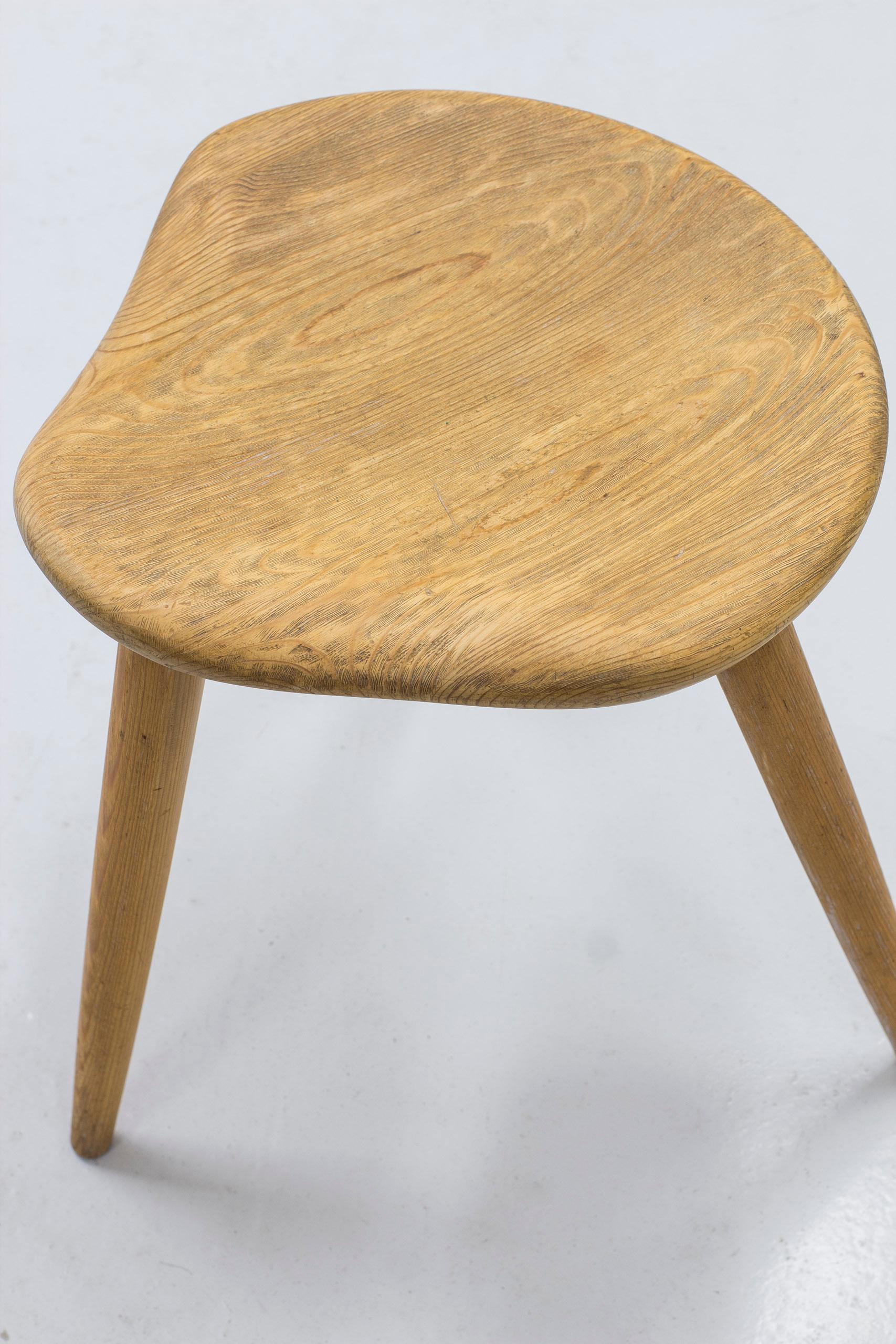Norwegian Sportstuge Stool in Solid Pine Made in Norway by Norsk Husflid, circa 1950s For Sale