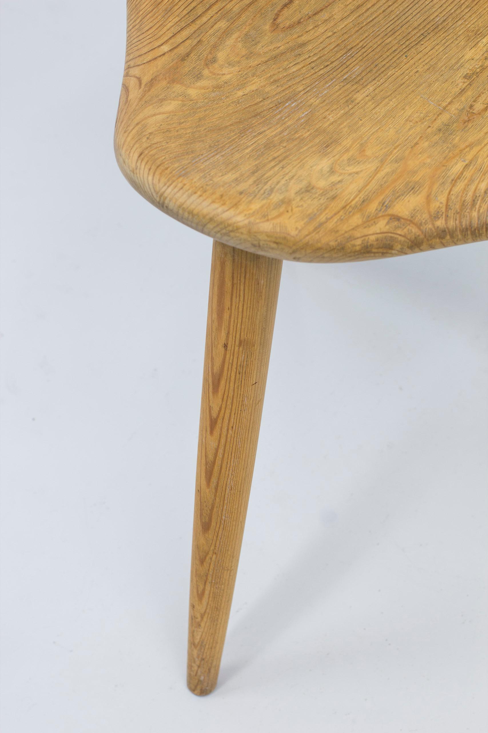 Sportstuge Stool in Solid Pine Made in Norway by Norsk Husflid, circa 1950s For Sale 3
