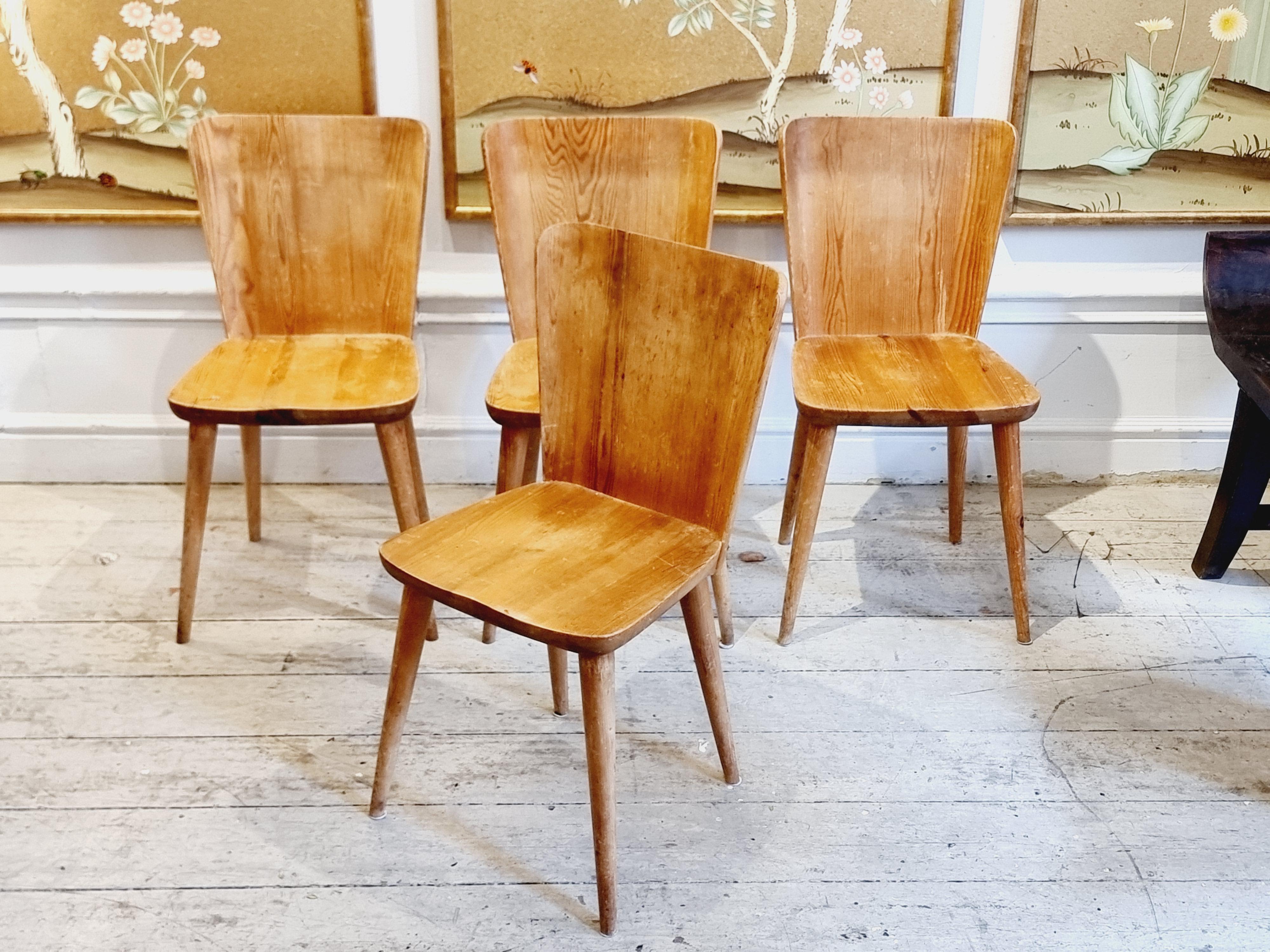 Swedish Sportstugemöbler, chairs in pine, model 510, Svensk Fur, Scandinavian Modern
