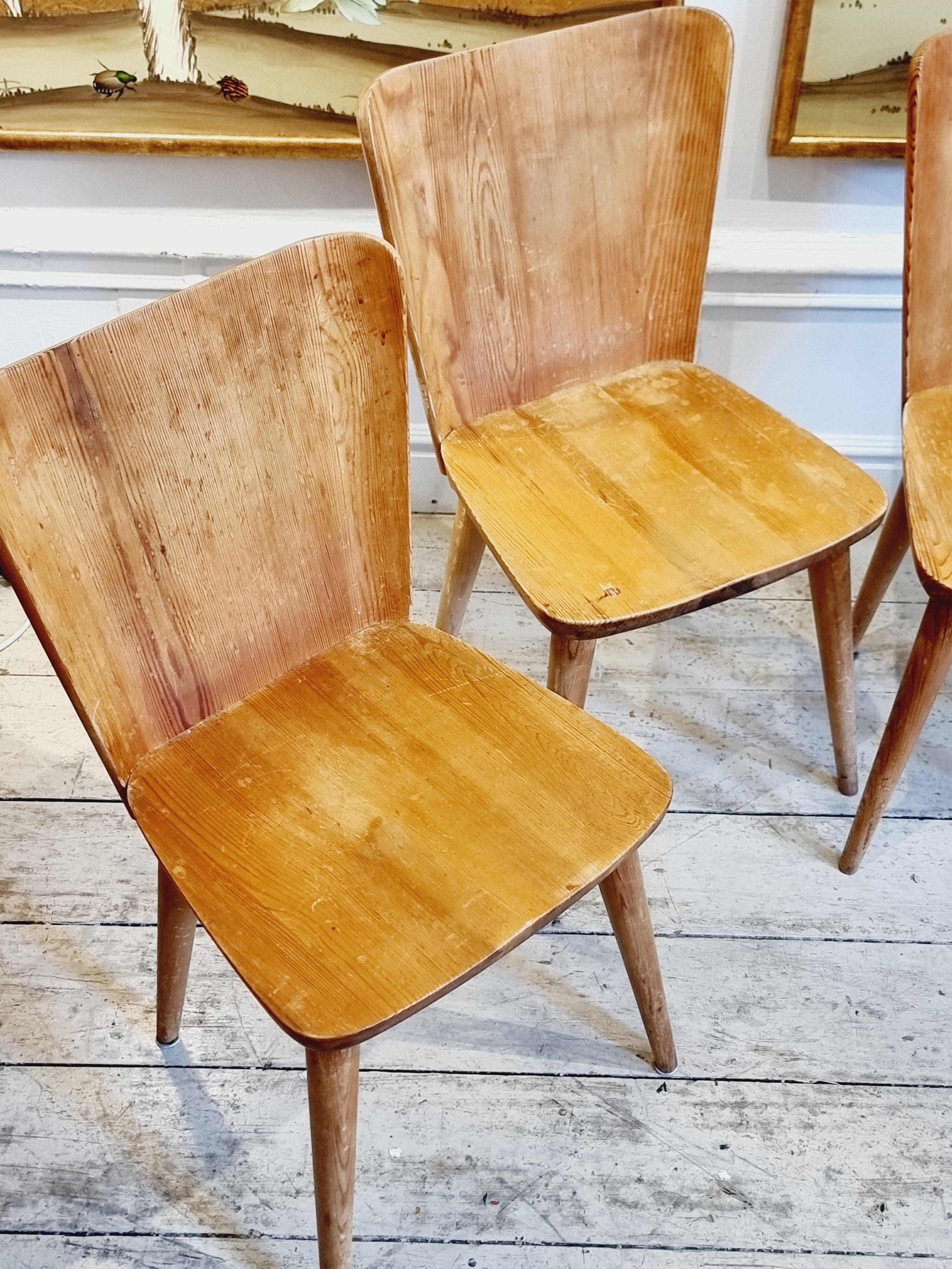 Sportstugemöbler, chairs in pine, model 510, Svensk Fur, Scandinavian Modern In Good Condition In Stockholm, SE